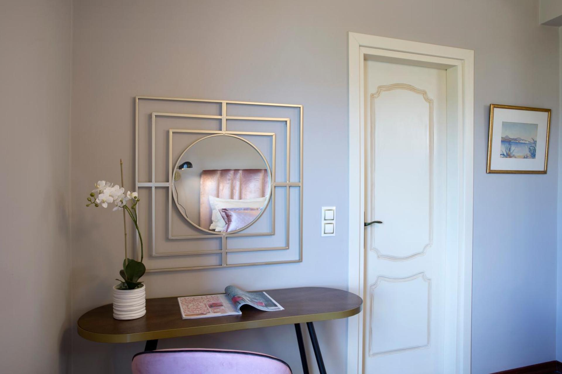 Avra Private Suites - Photo 163