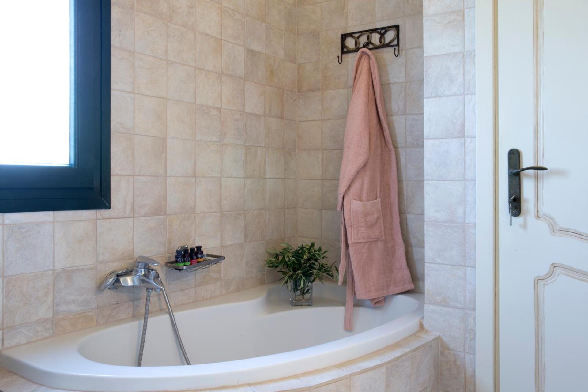 Avra Private Suites - Photo 161