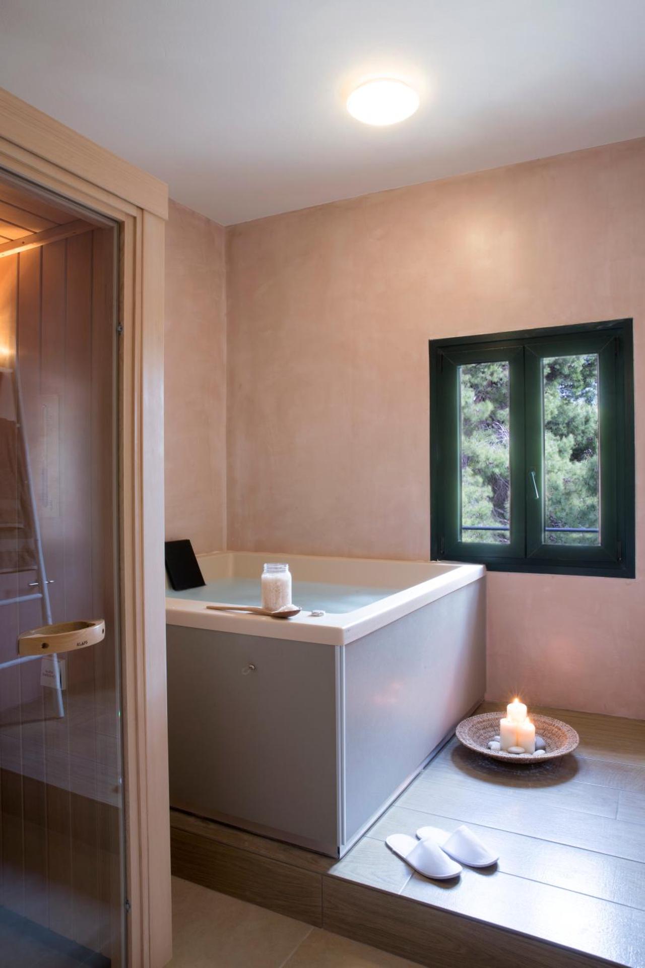 Avra Private Suites - Photo 159