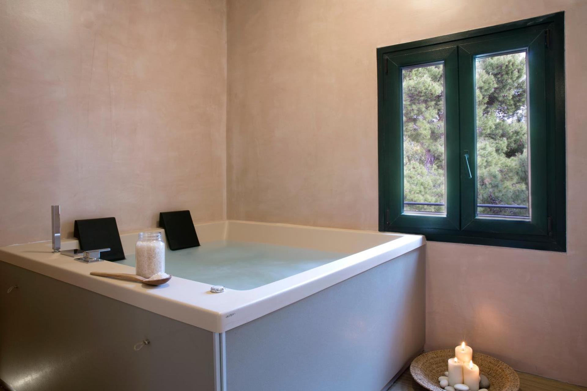 Avra Private Suites - Photo 117