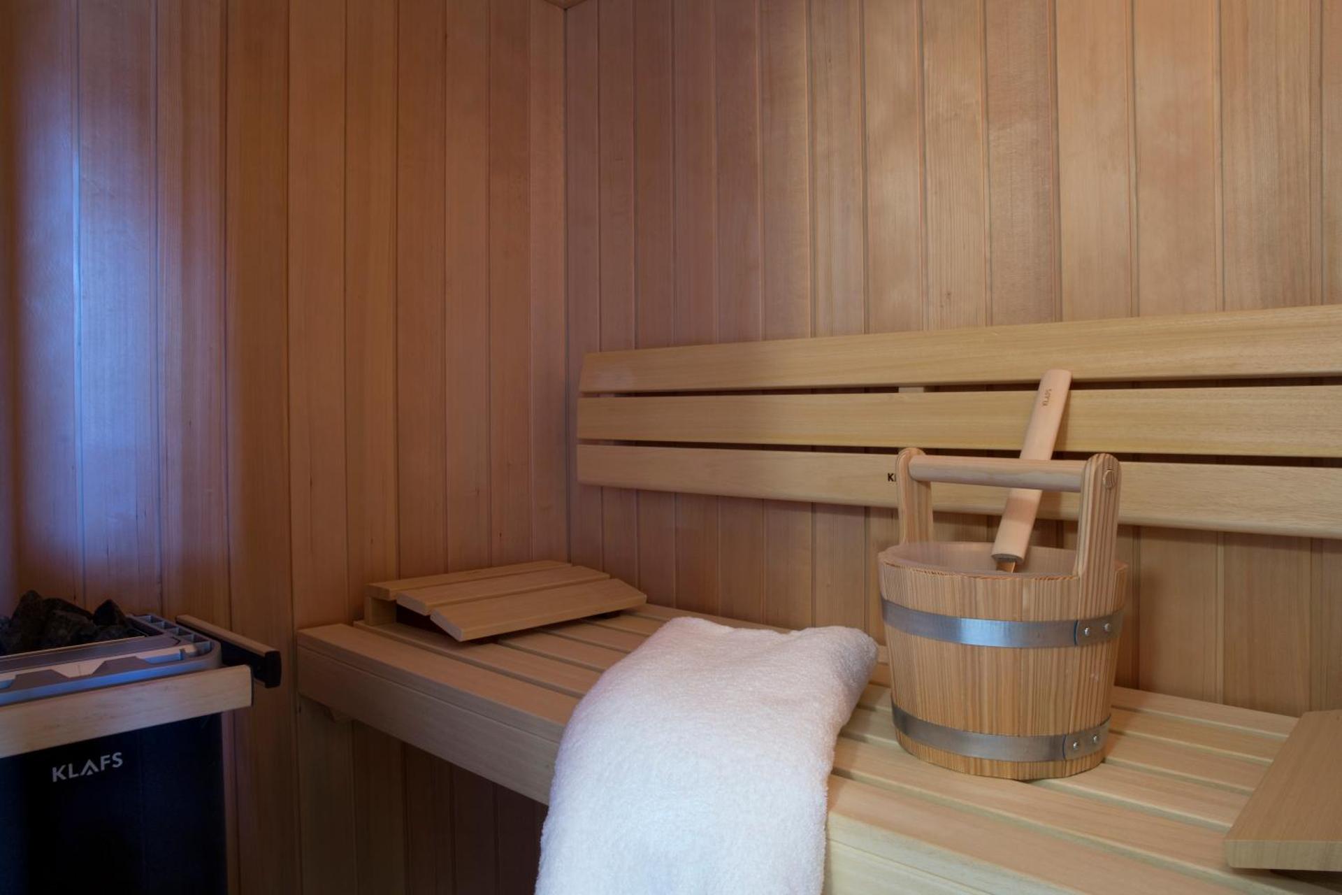 Avra Private Suites - Photo 122