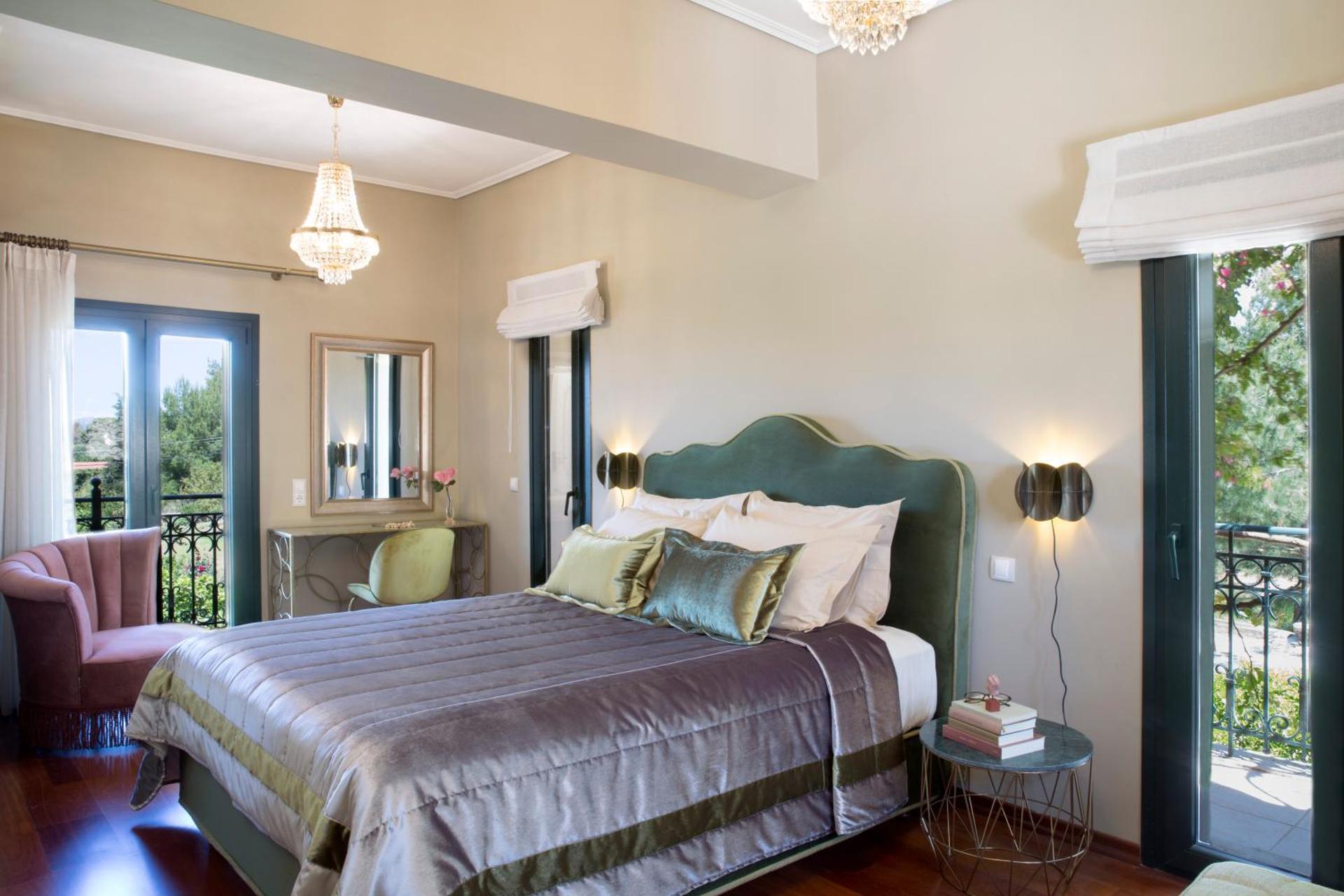 Avra Private Suites - Photo 145