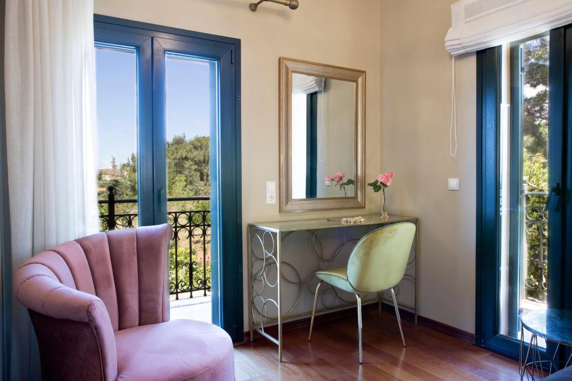 Avra Private Suites - Photo 120