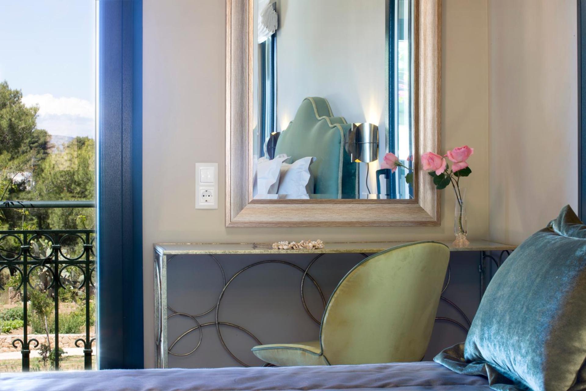 Avra Private Suites - Photo 115