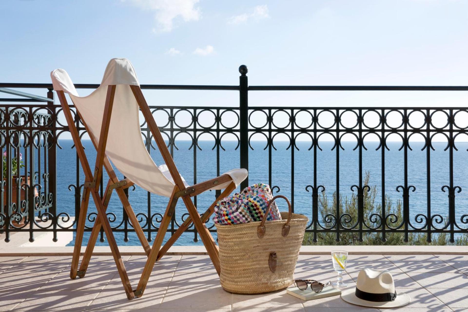 Avra Private Suites - Photo 143