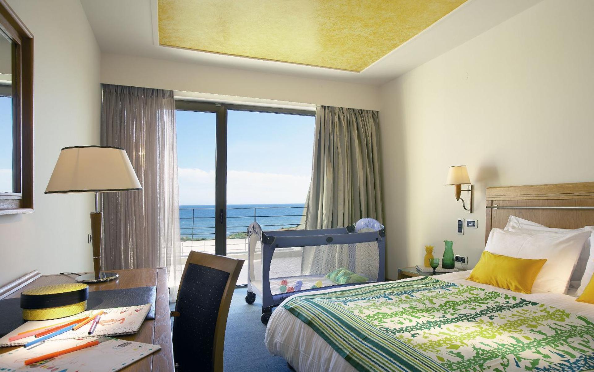 Alexander Beach Hotel & Spa - Photo 3
