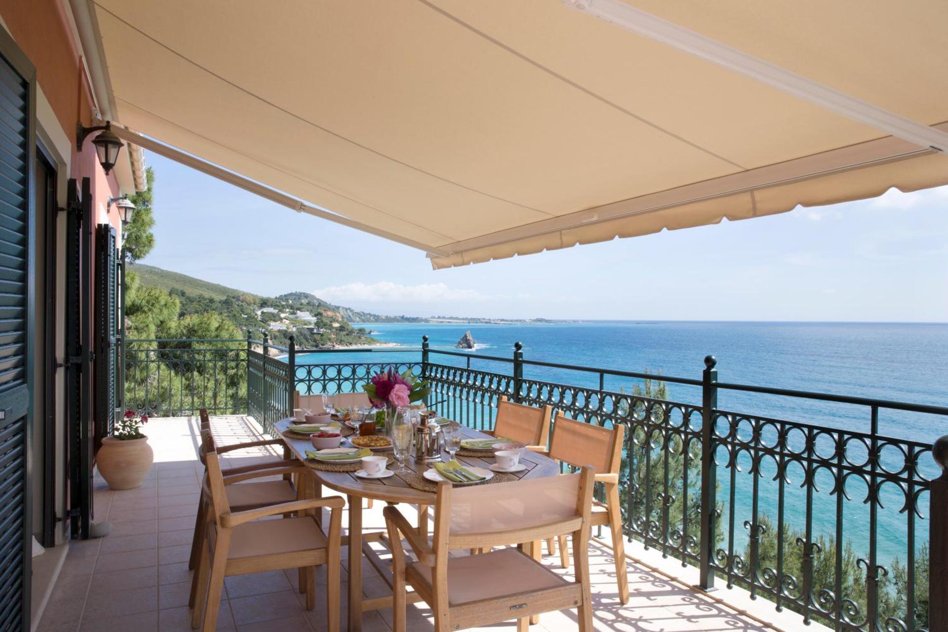 Avra Private Suites - Photo 114