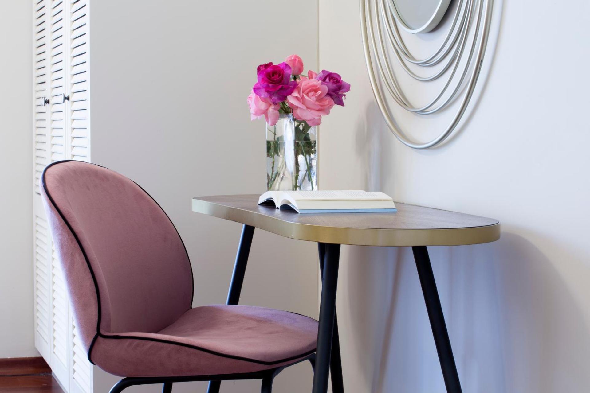 Avra Private Suites - Photo 136