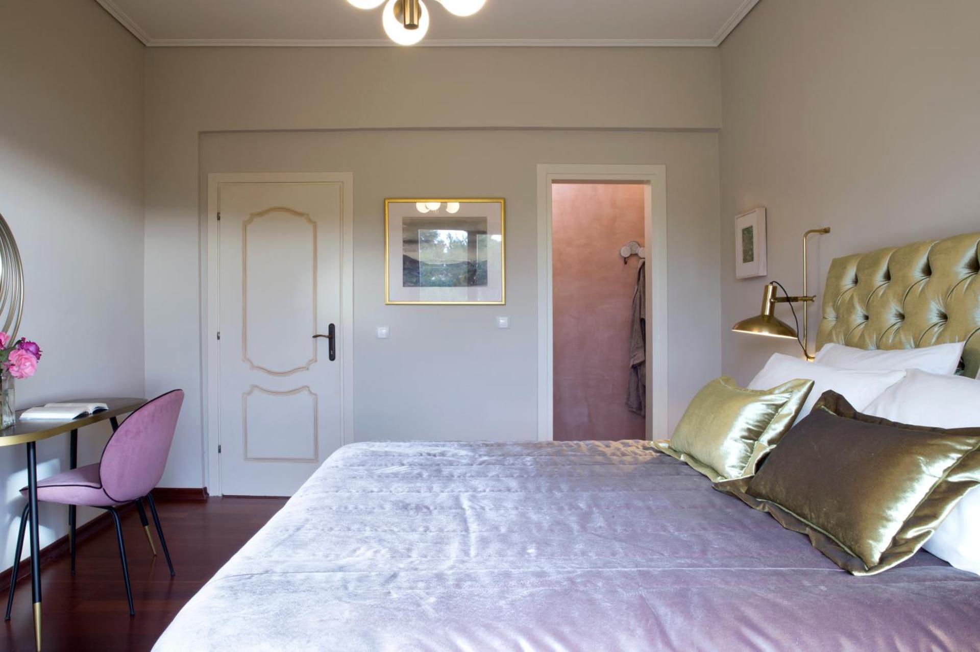 Avra Private Suites - Photo 150