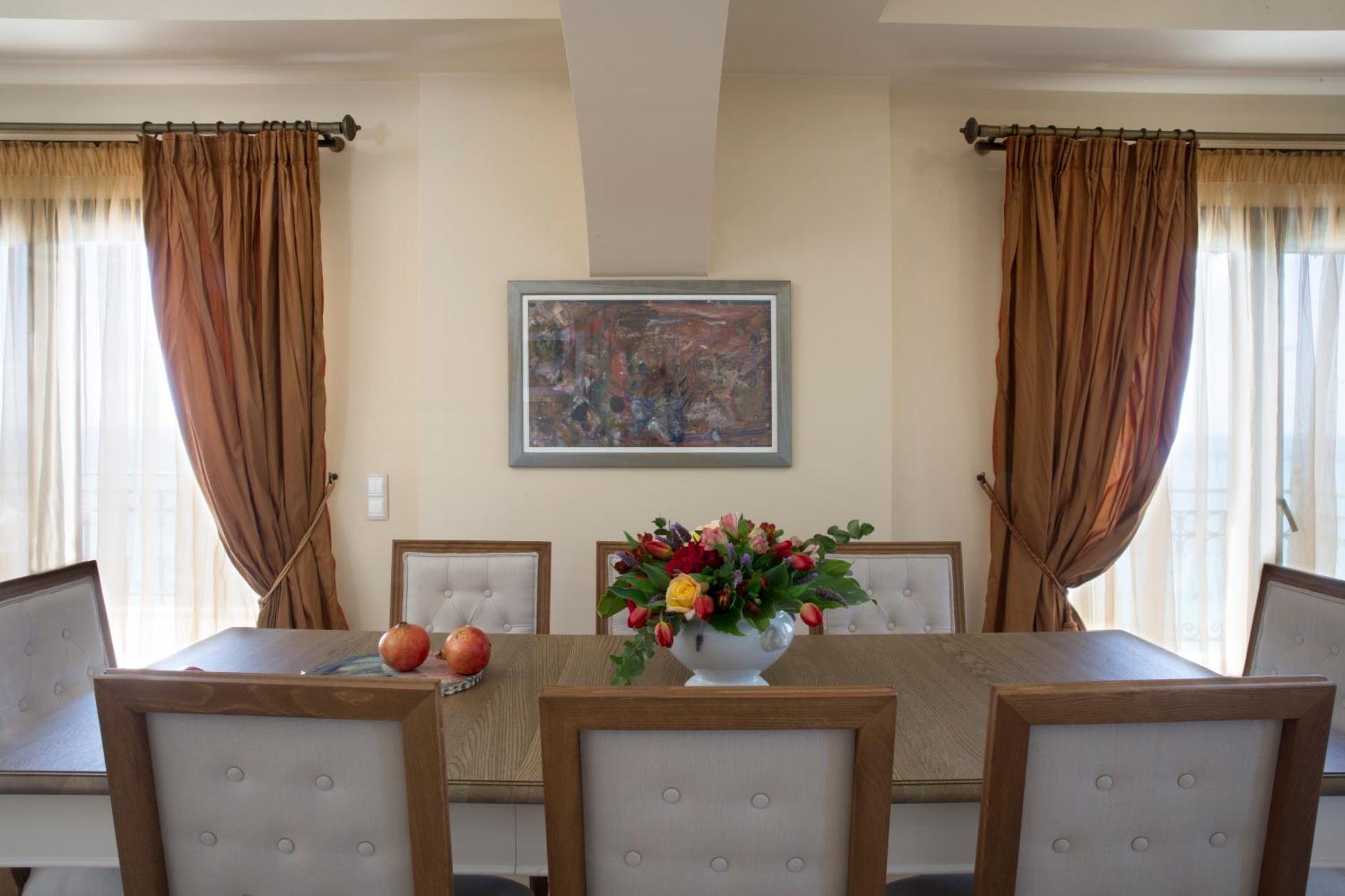 Avra Private Suites - Photo 148