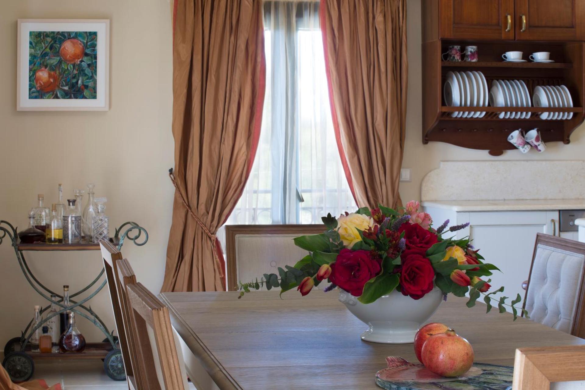 Avra Private Suites - Photo 144