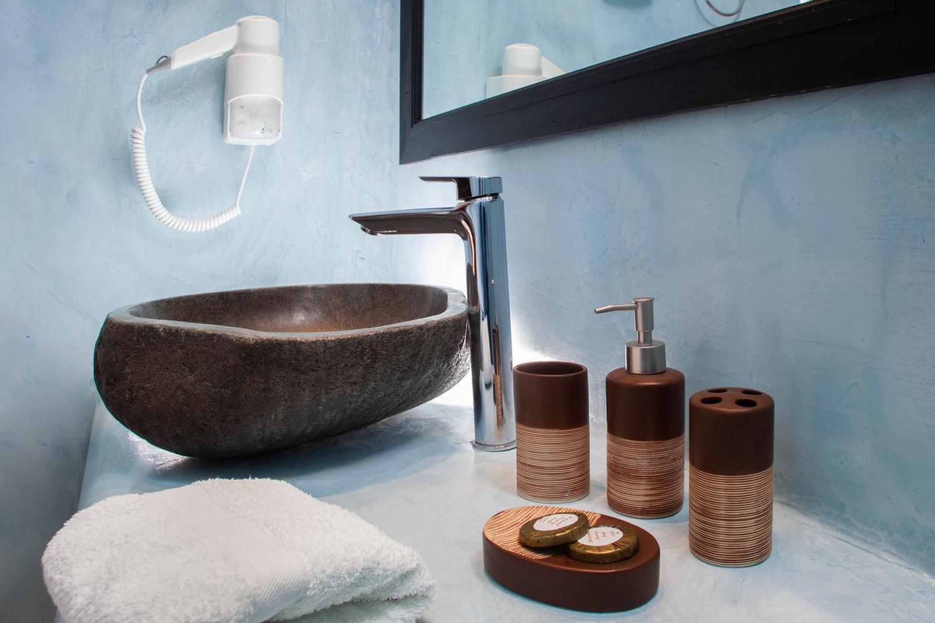 Arlene Suites - Photo 26