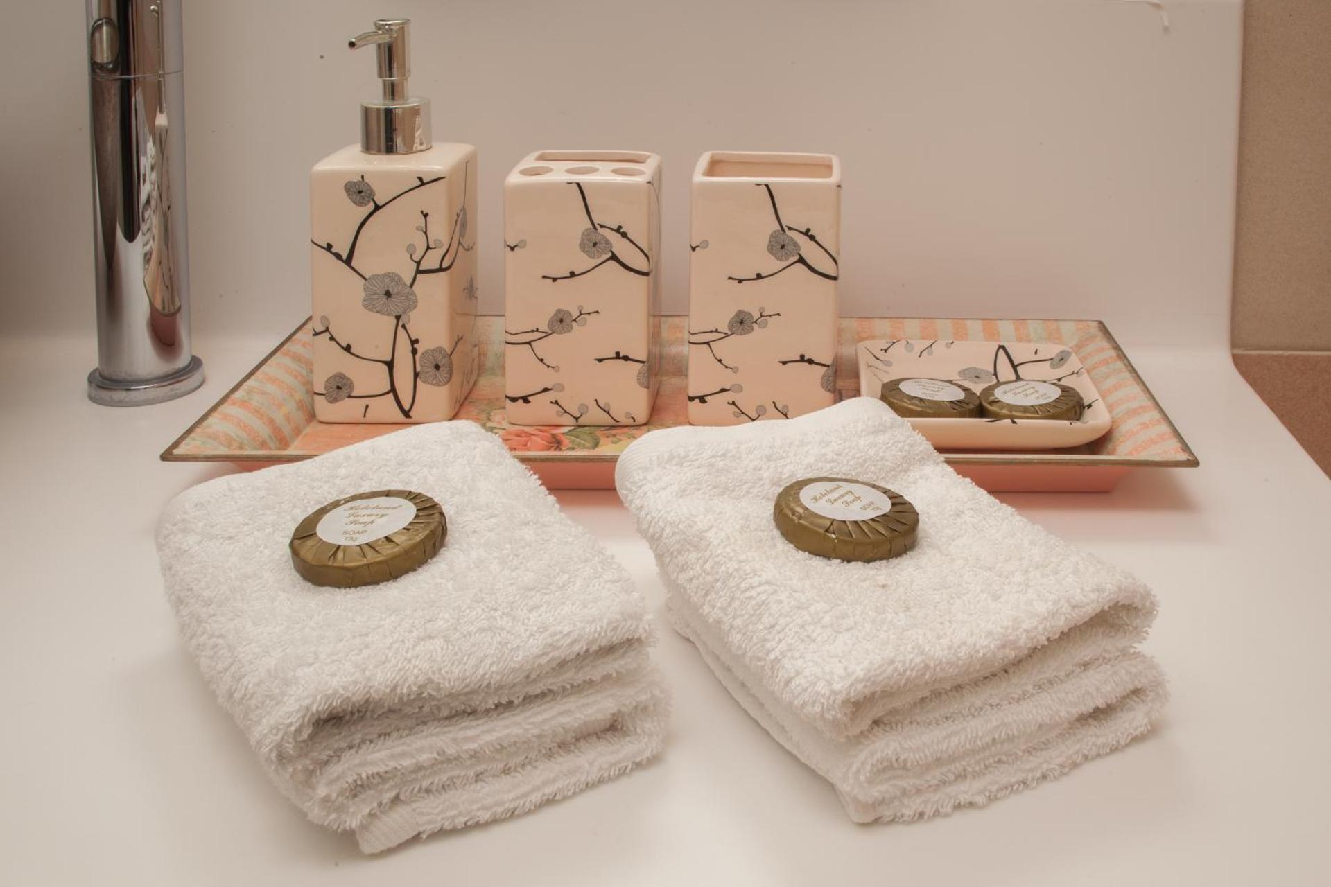 Arlene Suites - Photo 3