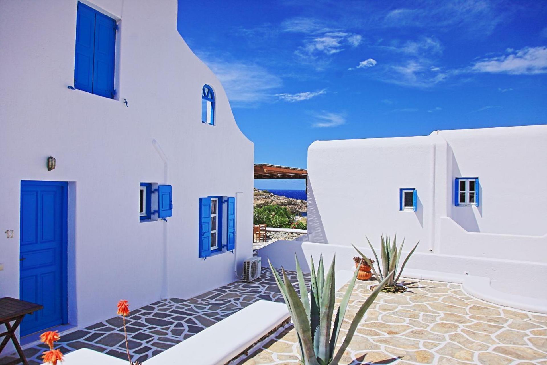 Apartment with Garden View