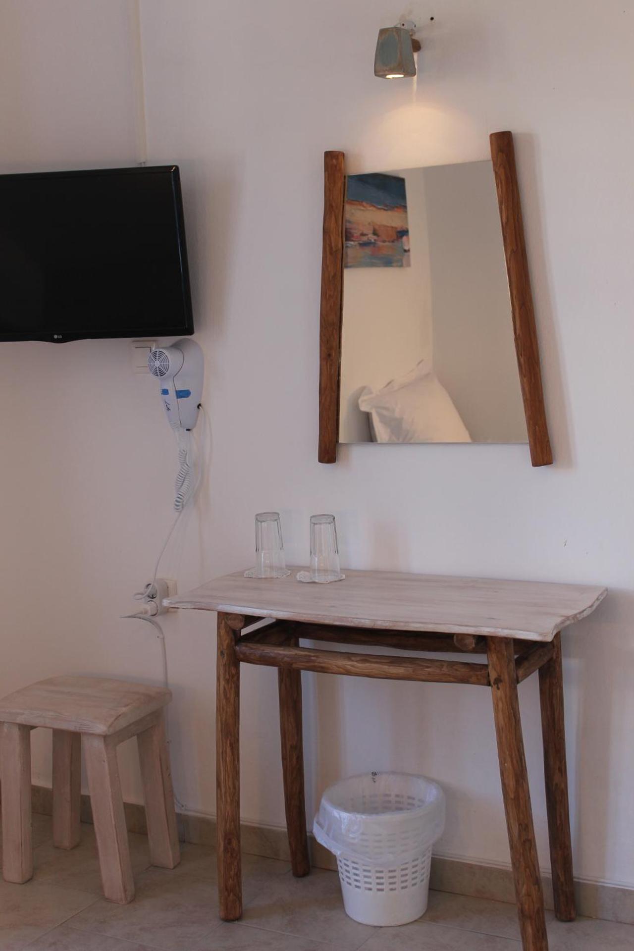 Londos Hotel - Photo 32