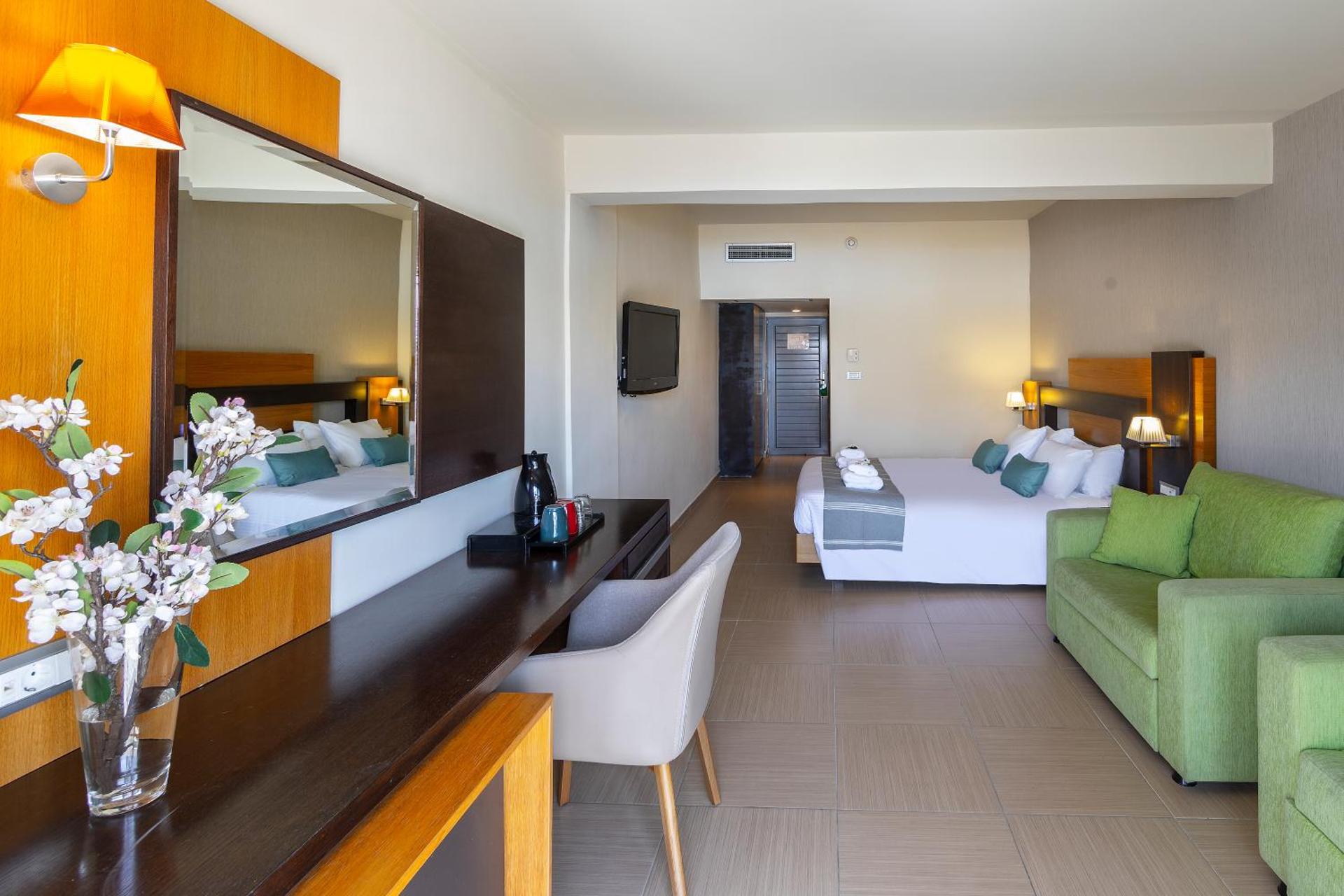 Deluxe Family Room with Garden View