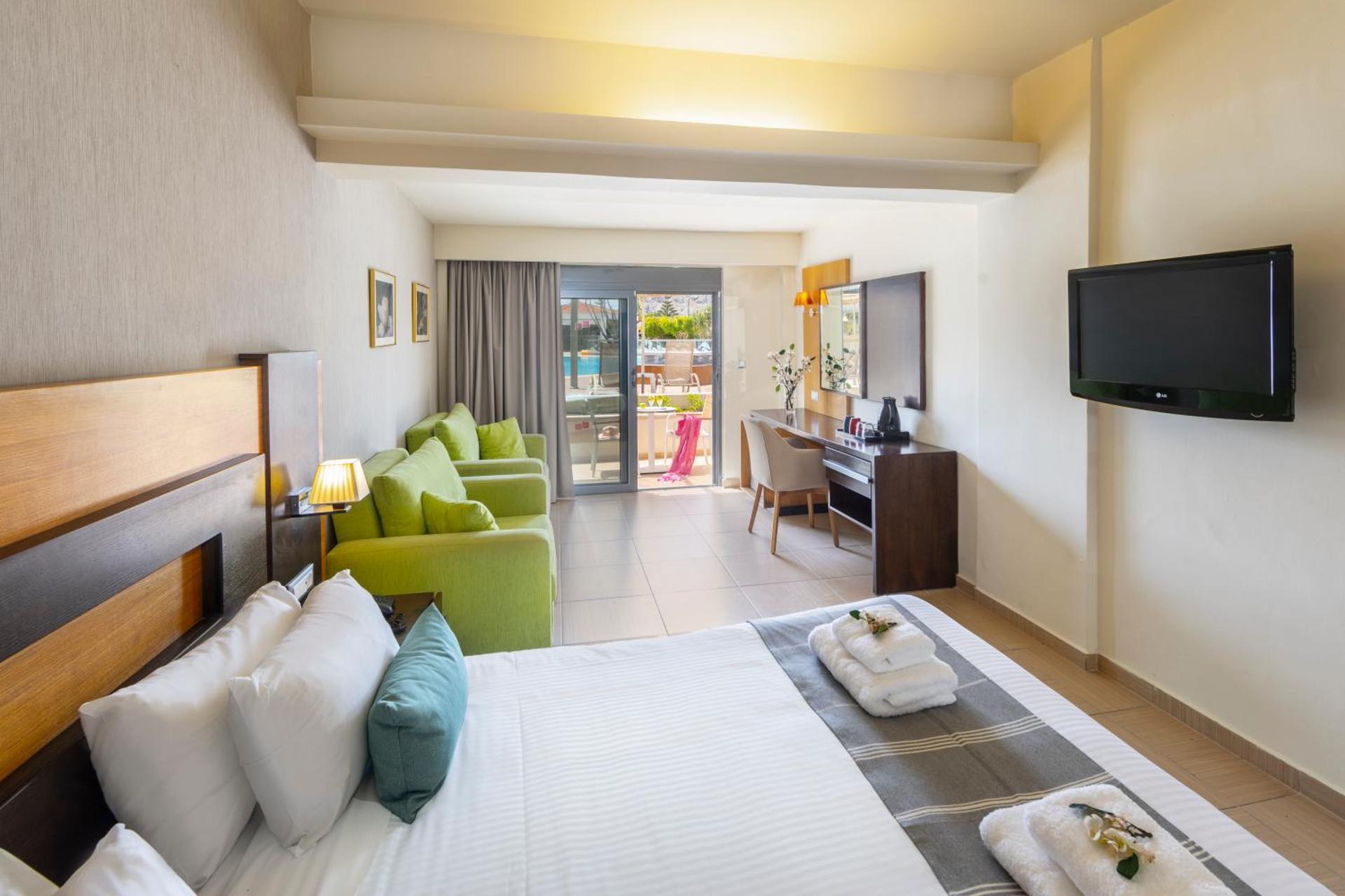 Deluxe Family Room with Pool View