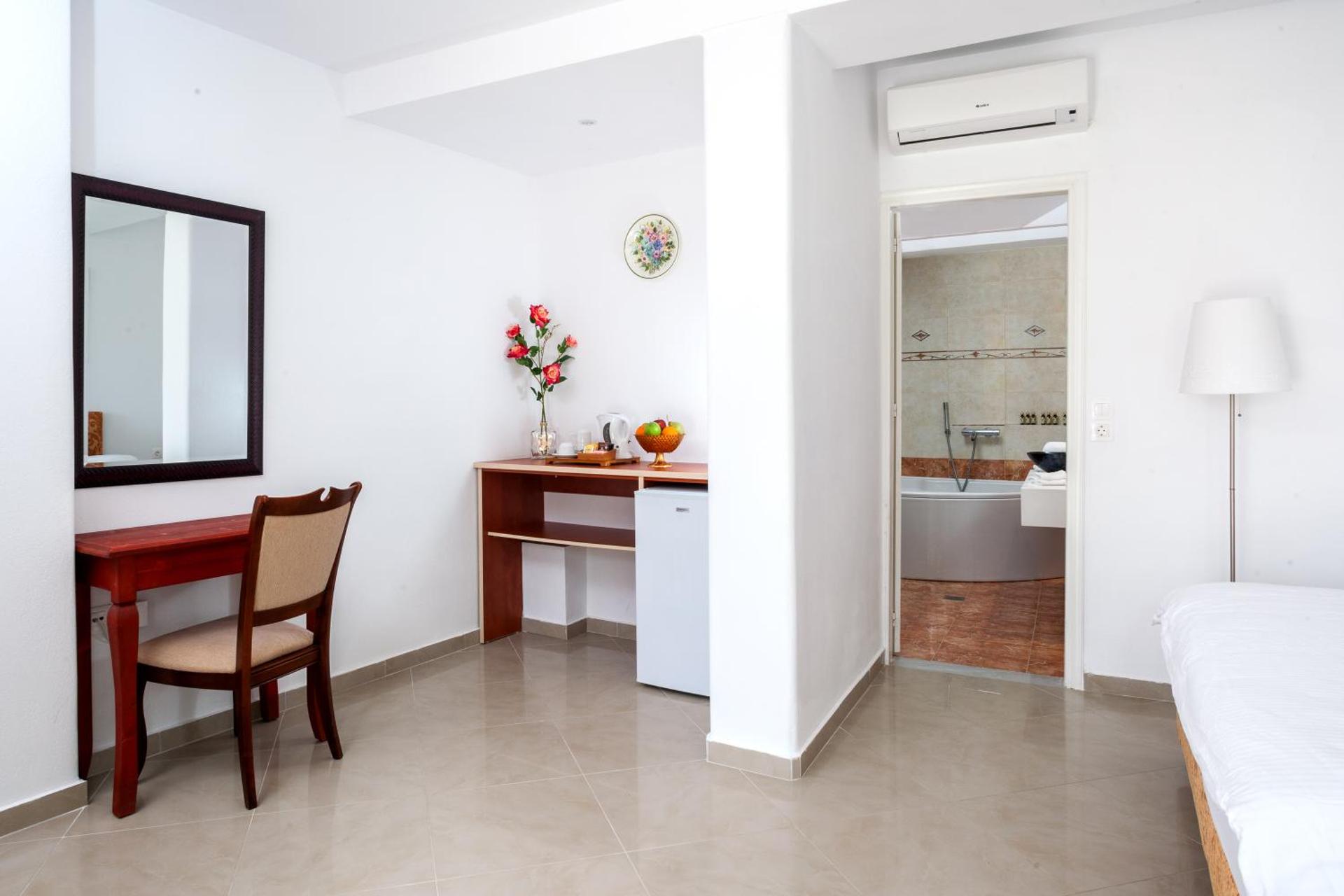 Arlene Suites - Photo 22