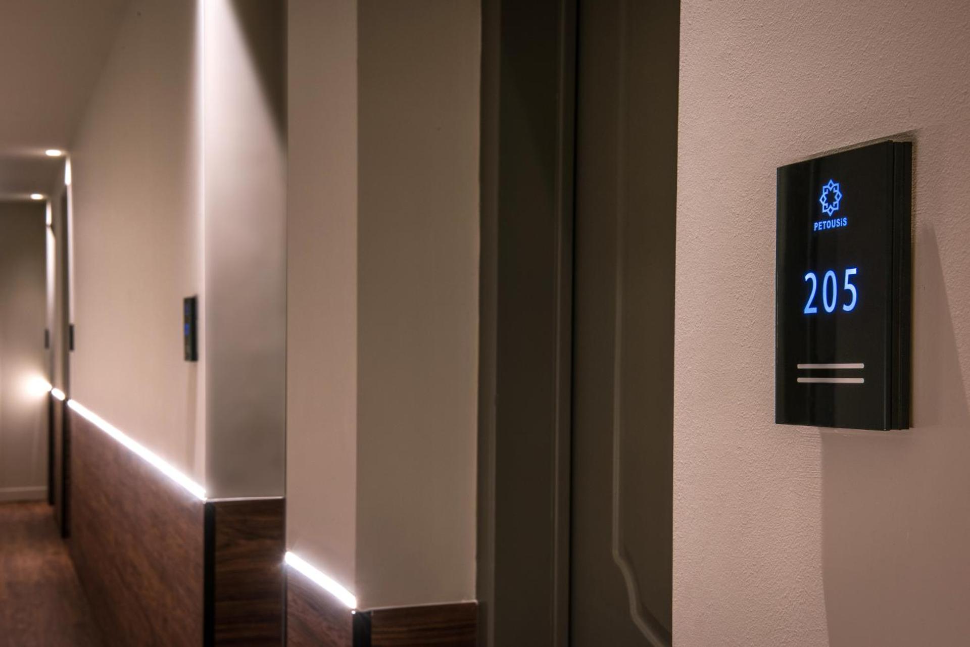 Petousis Hotel & Suites - Photo 6