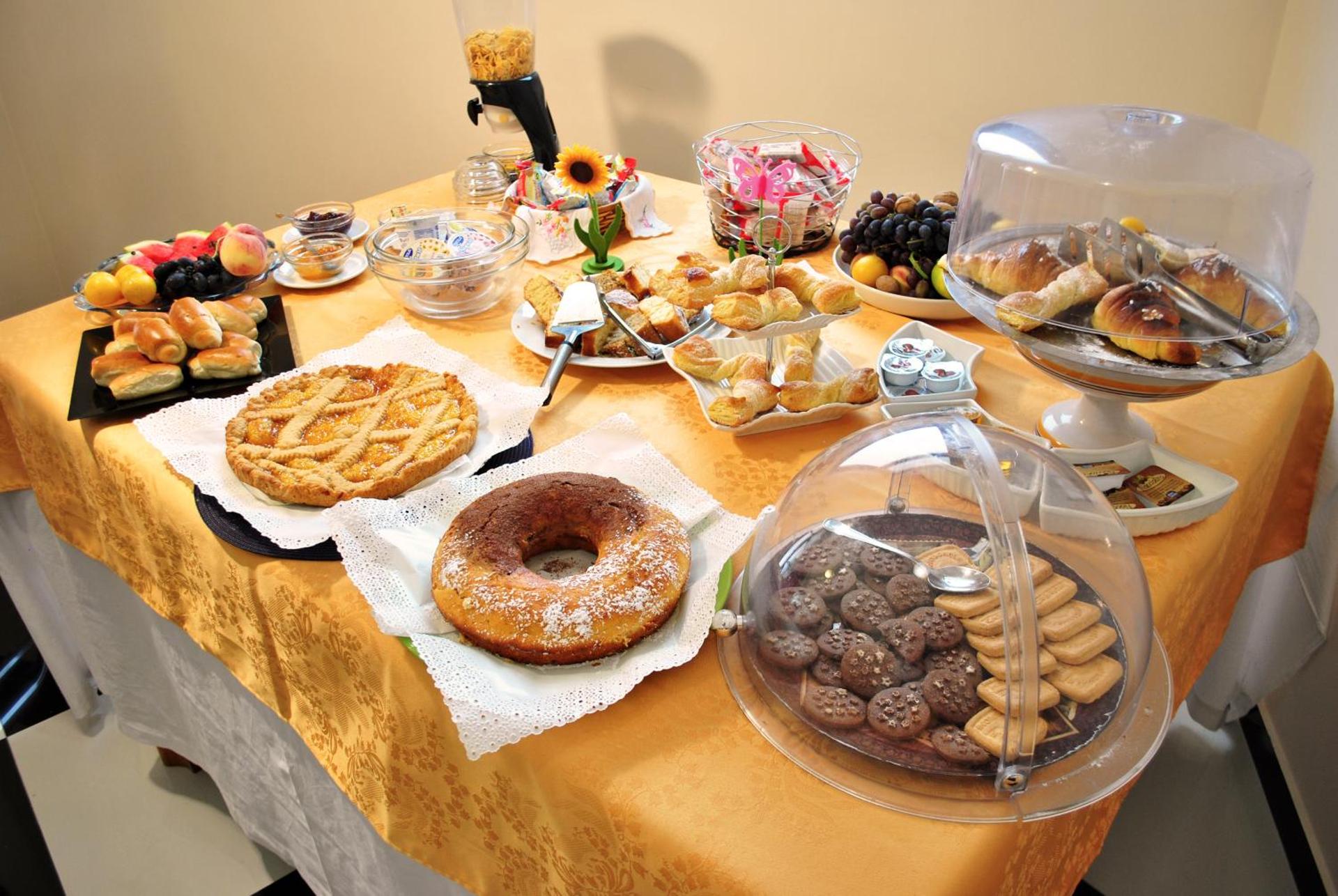 Hotel Columbia - Photo 7