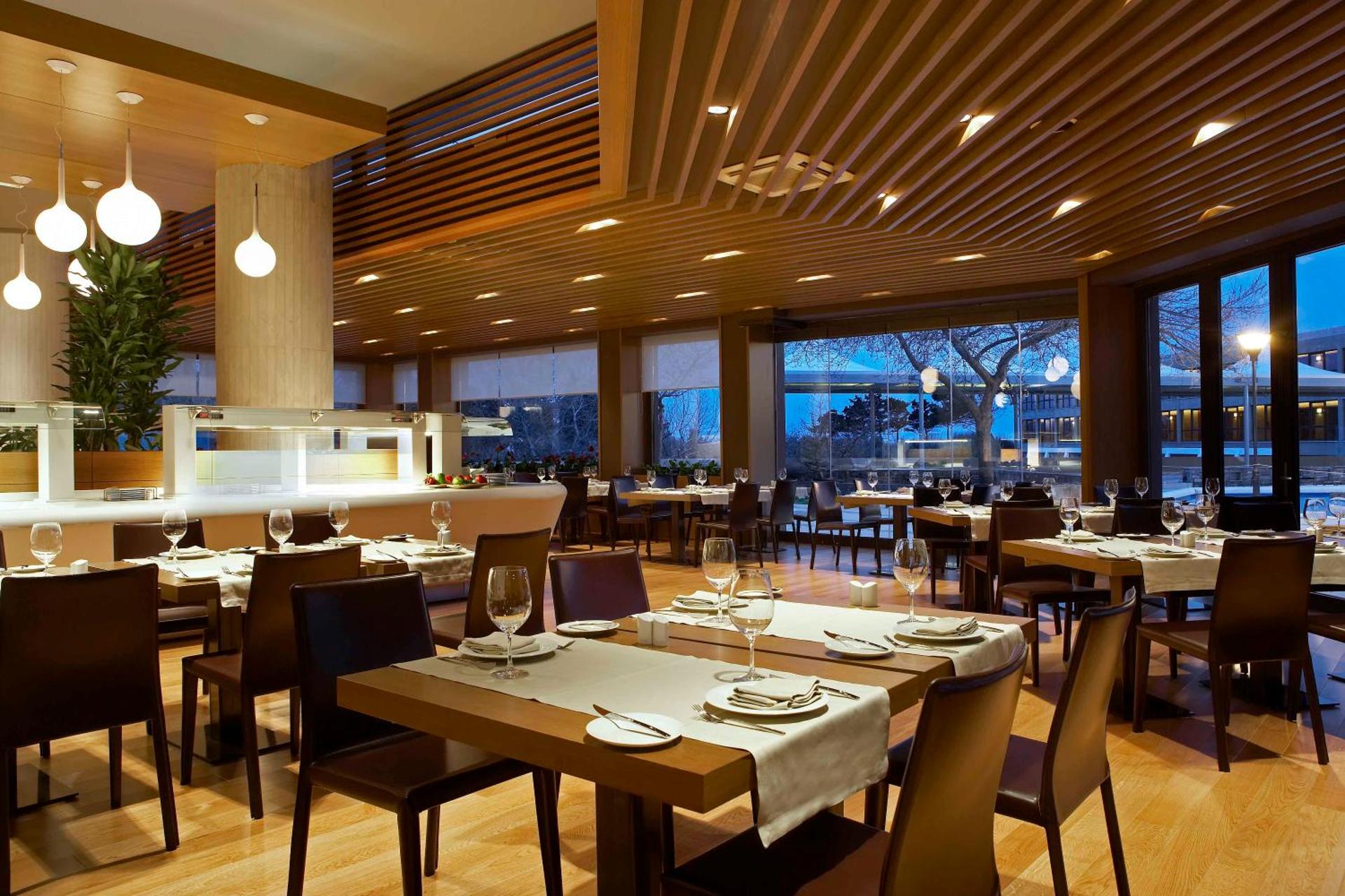 Alexander Beach Hotel & Spa - Photo 54