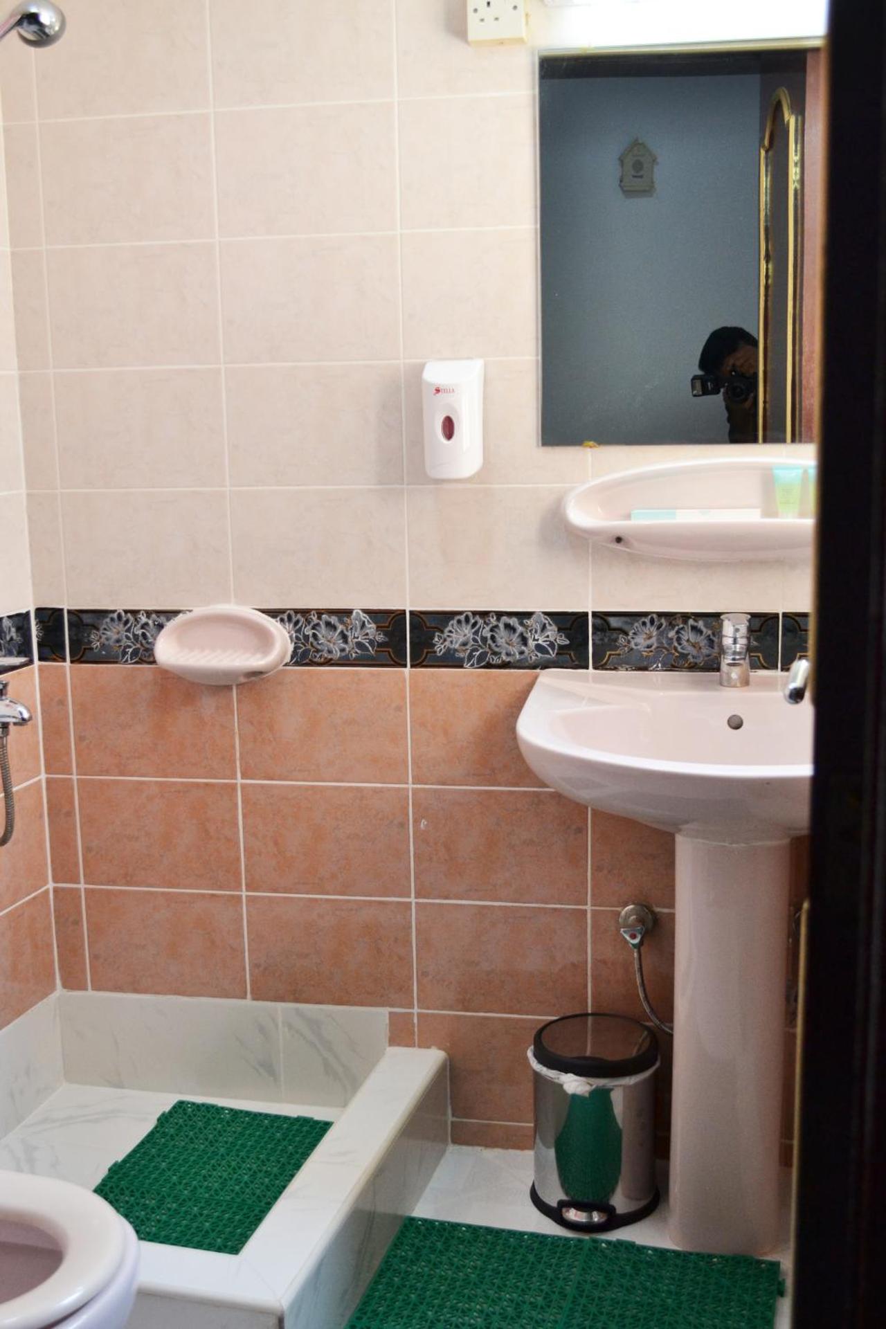 TAJ AL BARAHA HOTEL L.L.C - Photo 39