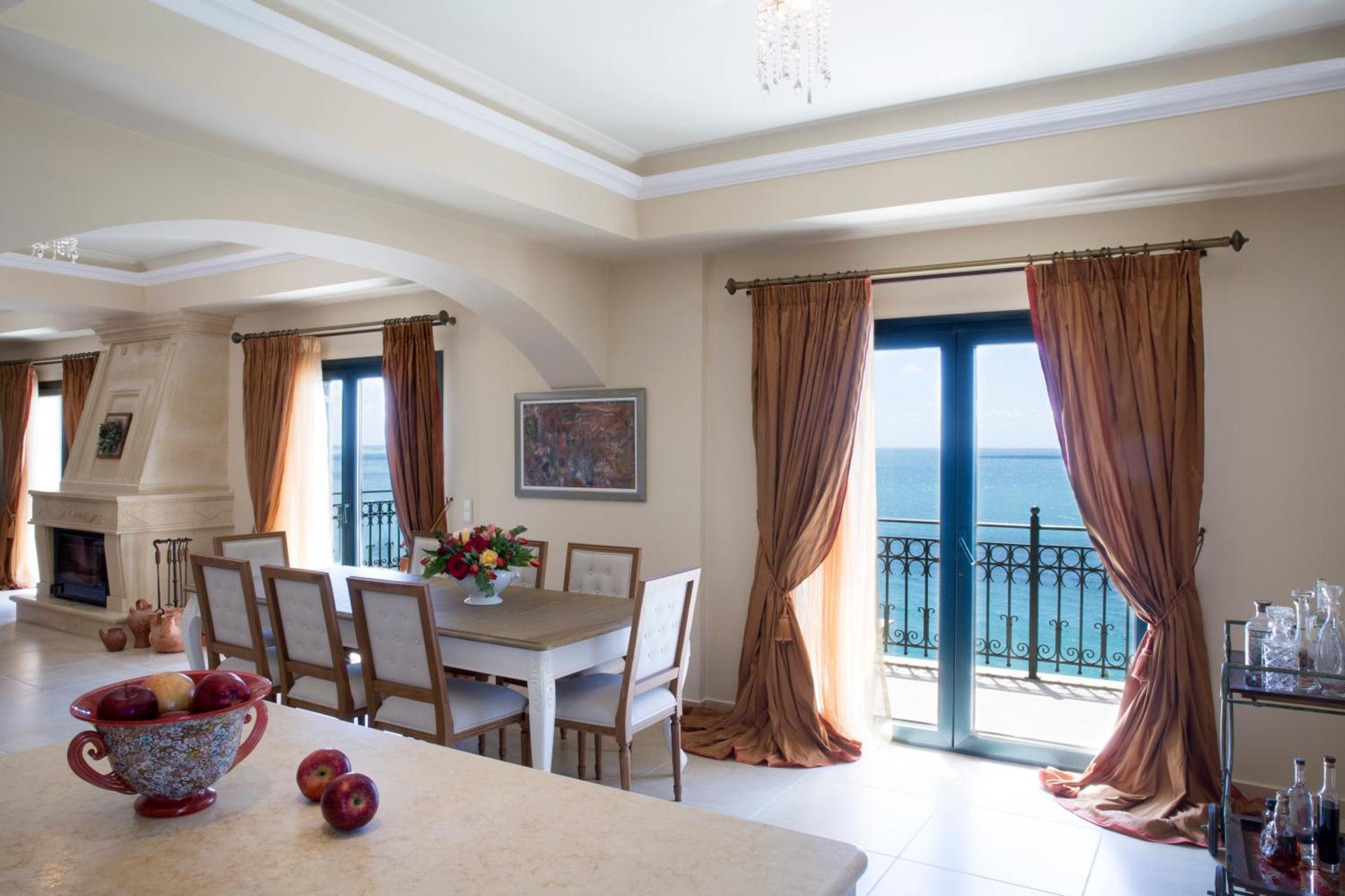 Avra Private Suites - Photo 116