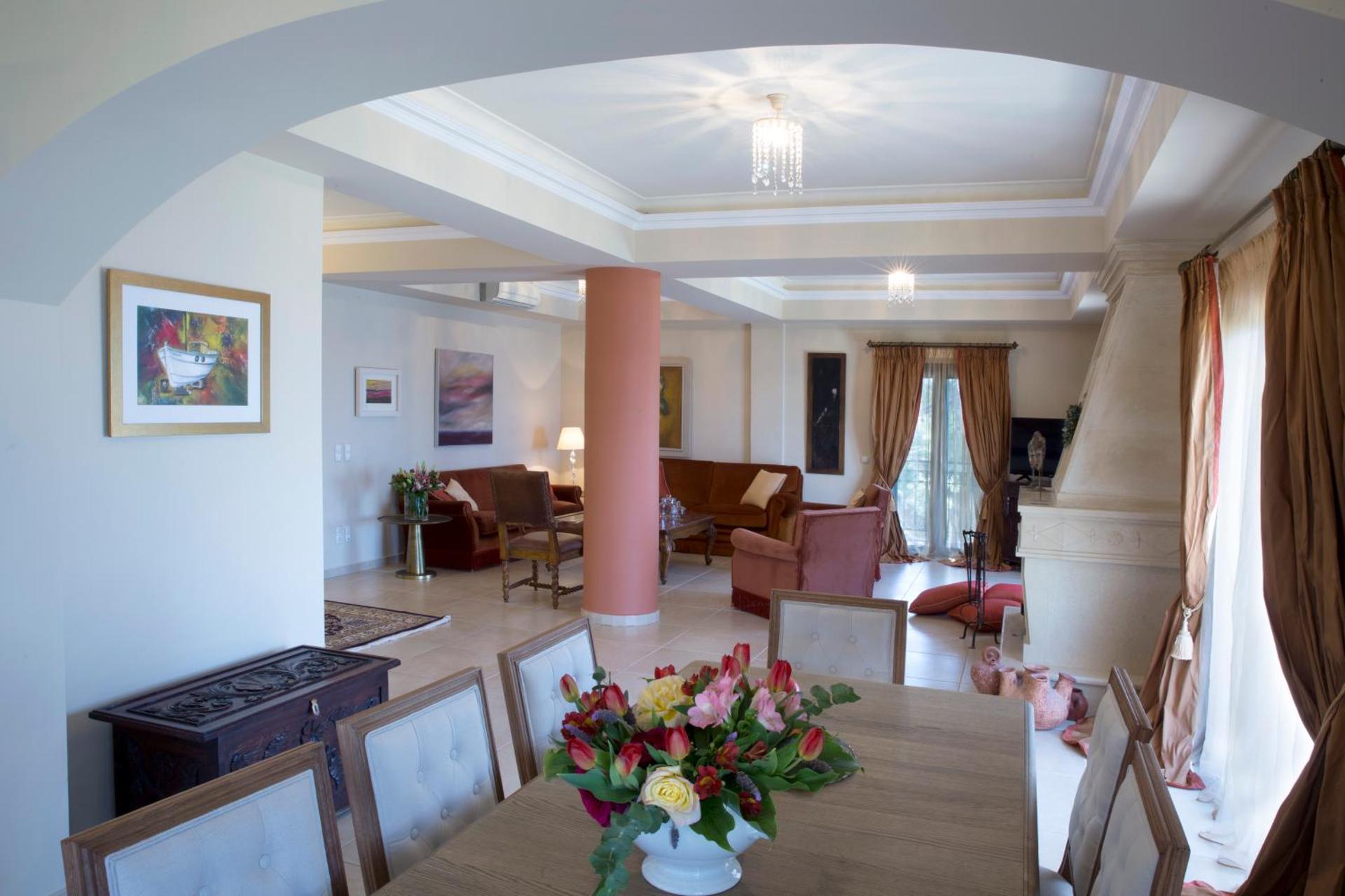 Avra Private Suites - Photo 125