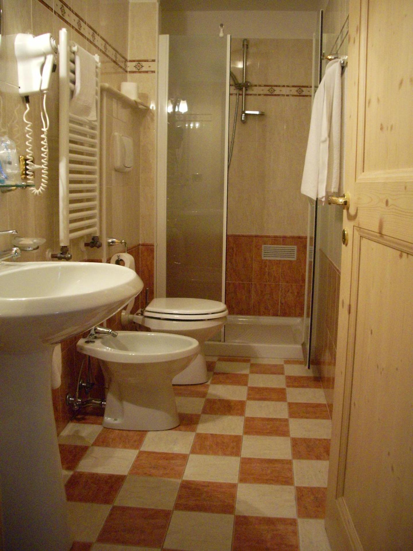 Hotel Touring - Photo 56
