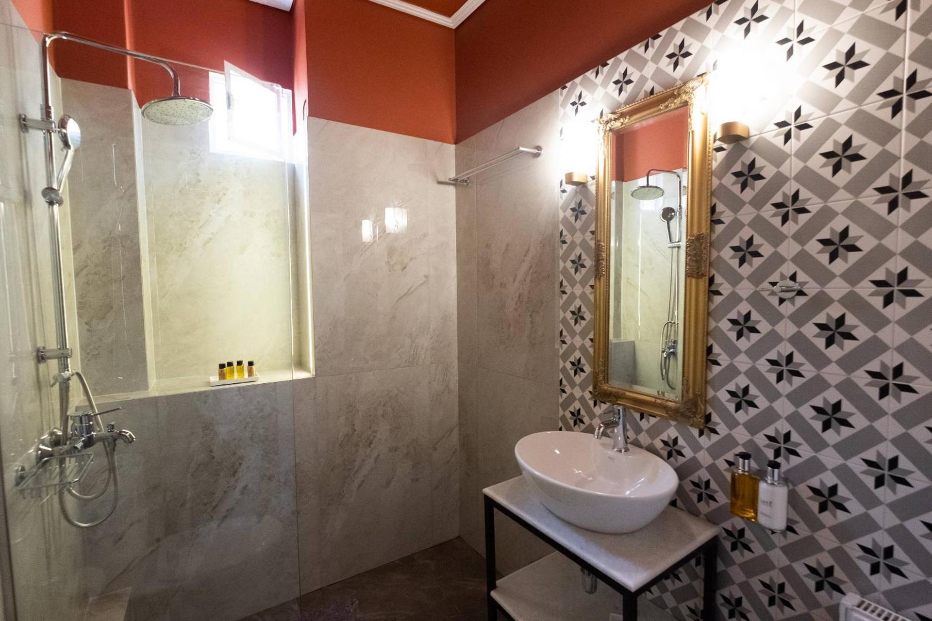 ATHENIAN YARD SUITES - Photo 40