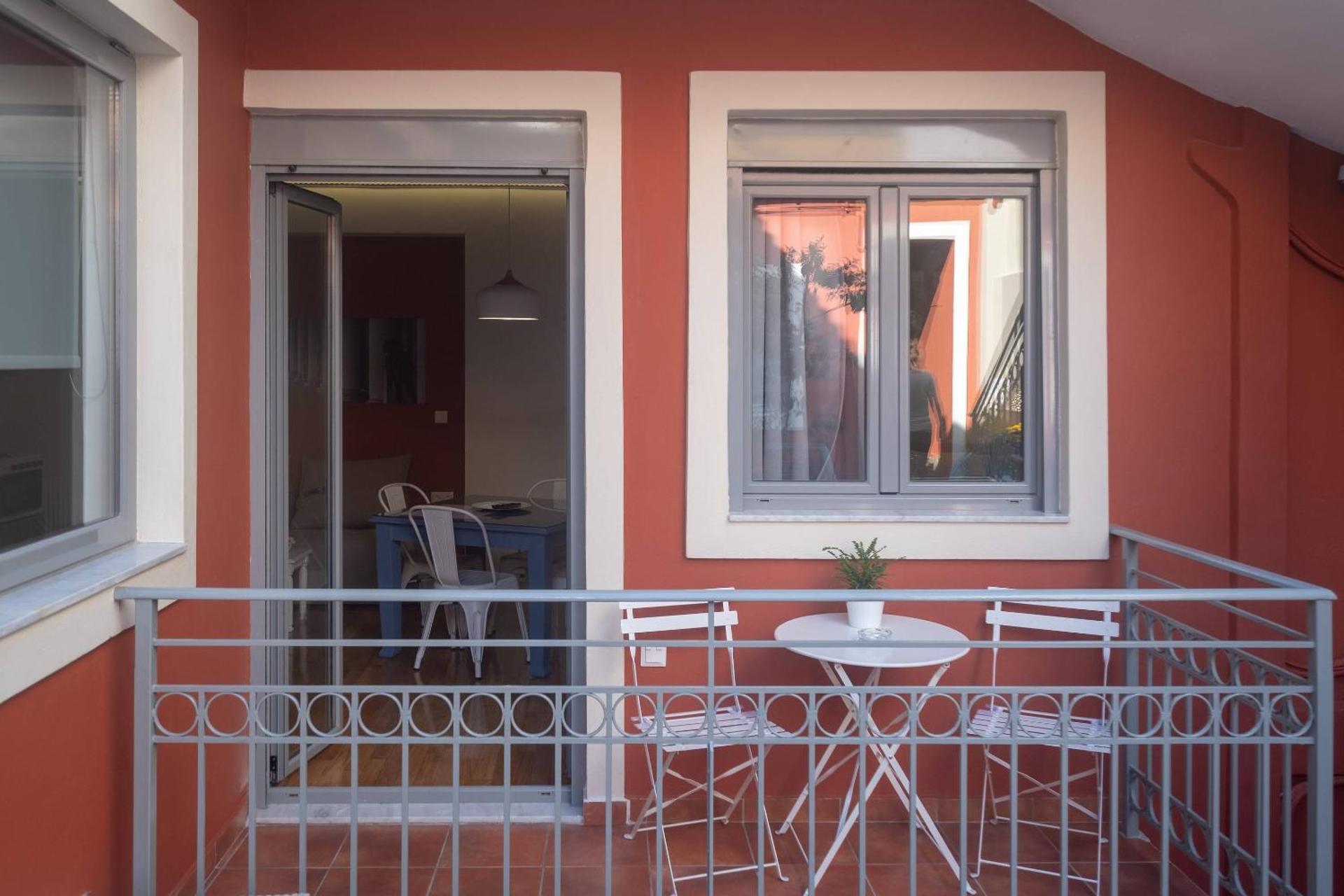 ATHENIAN YARD SUITES - Photo 21