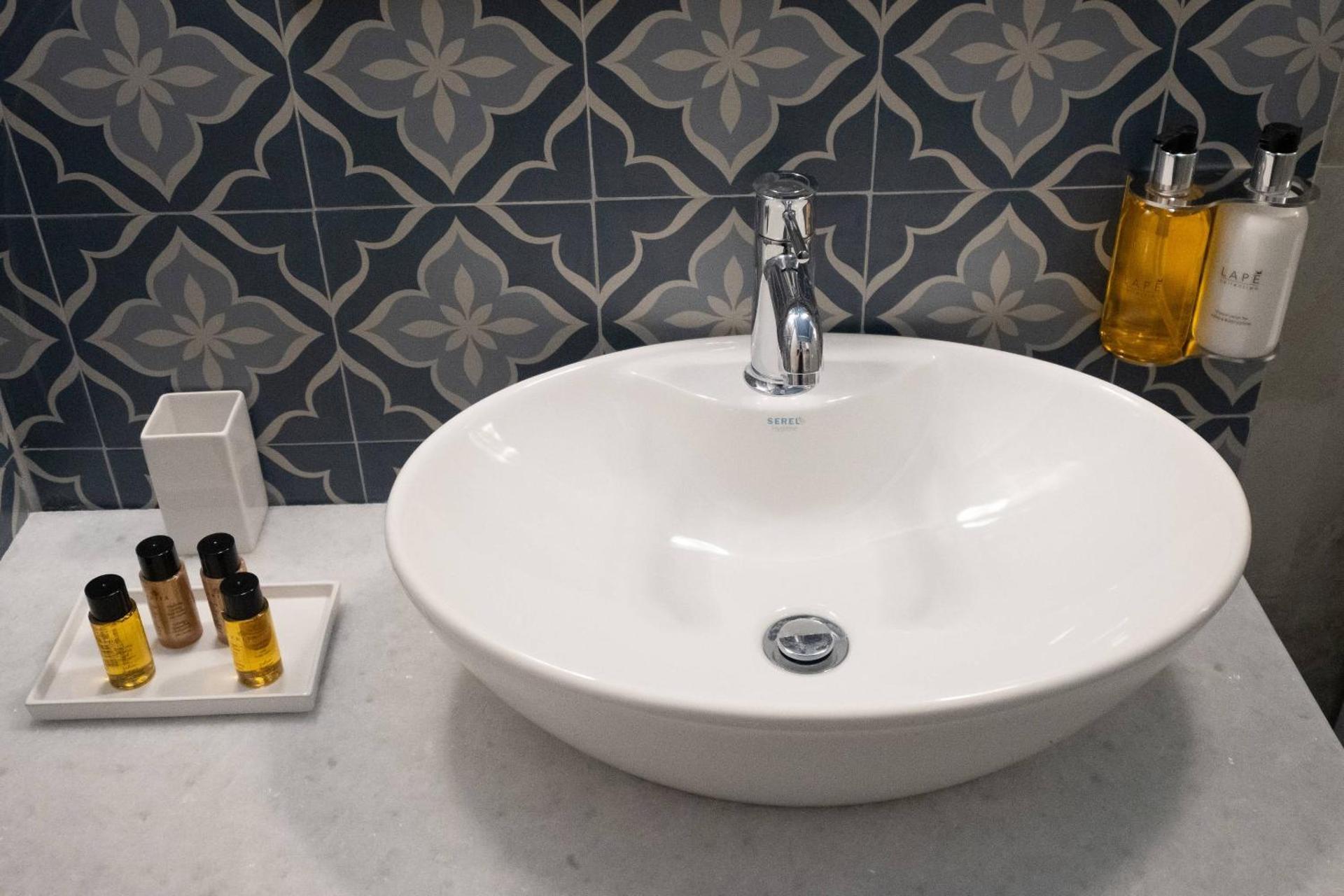 ATHENIAN YARD SUITES - Photo 75