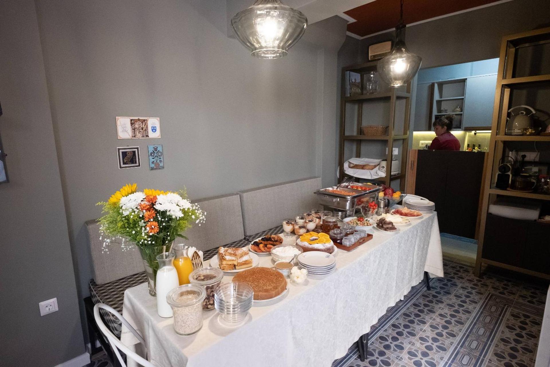 ATHENIAN YARD SUITES - Photo 57