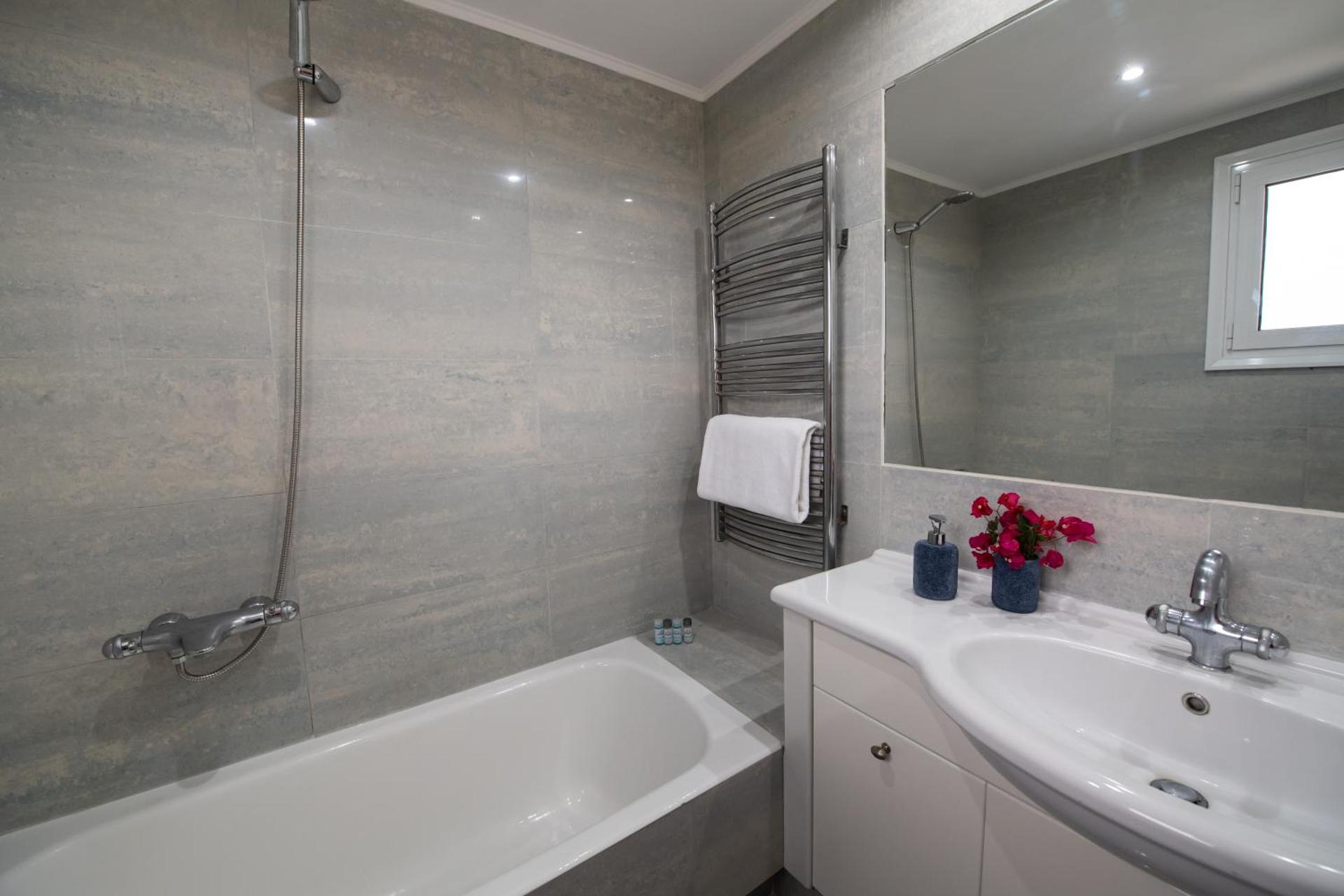 Violet Luxury Villa - Photo 11