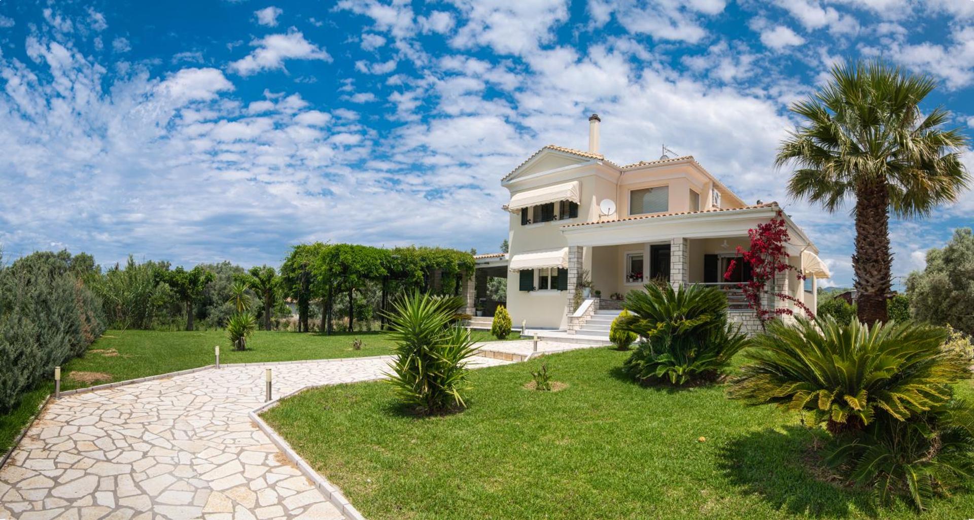 Violet Luxury Villa - Photo 2