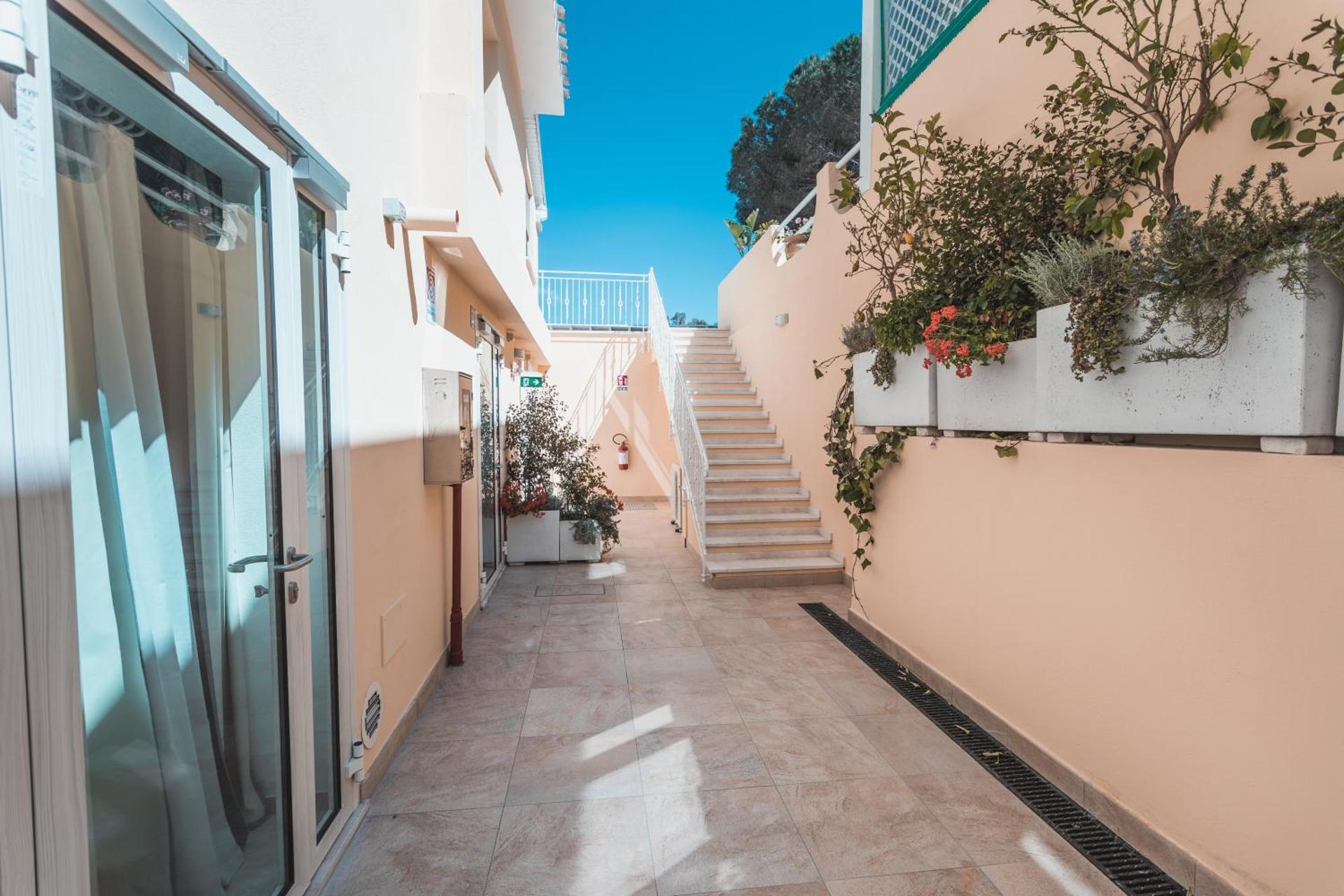 Hotel Fiore Di Maggio - Photo 16