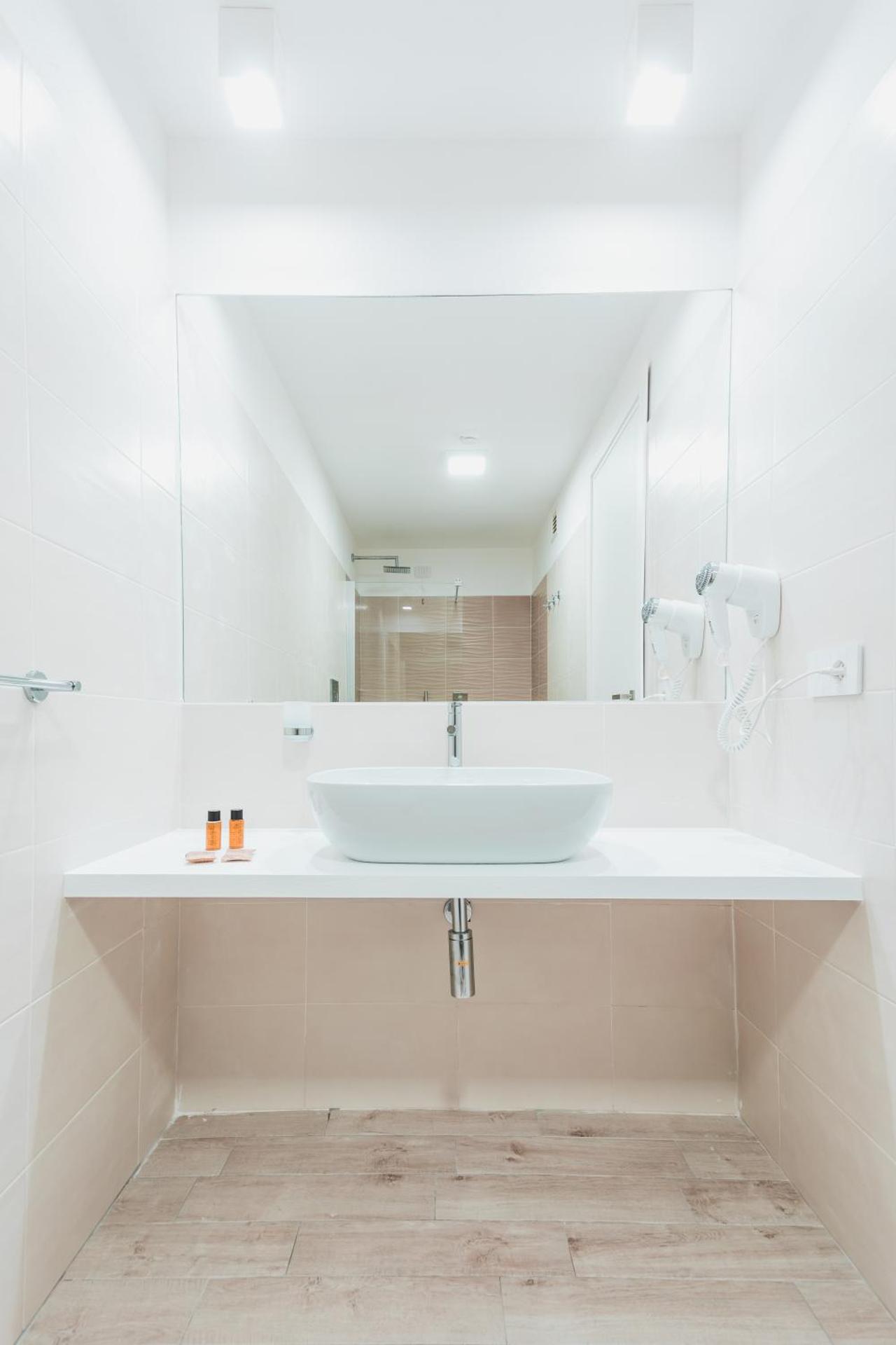 Hotel Fiore Di Maggio - Photo 17