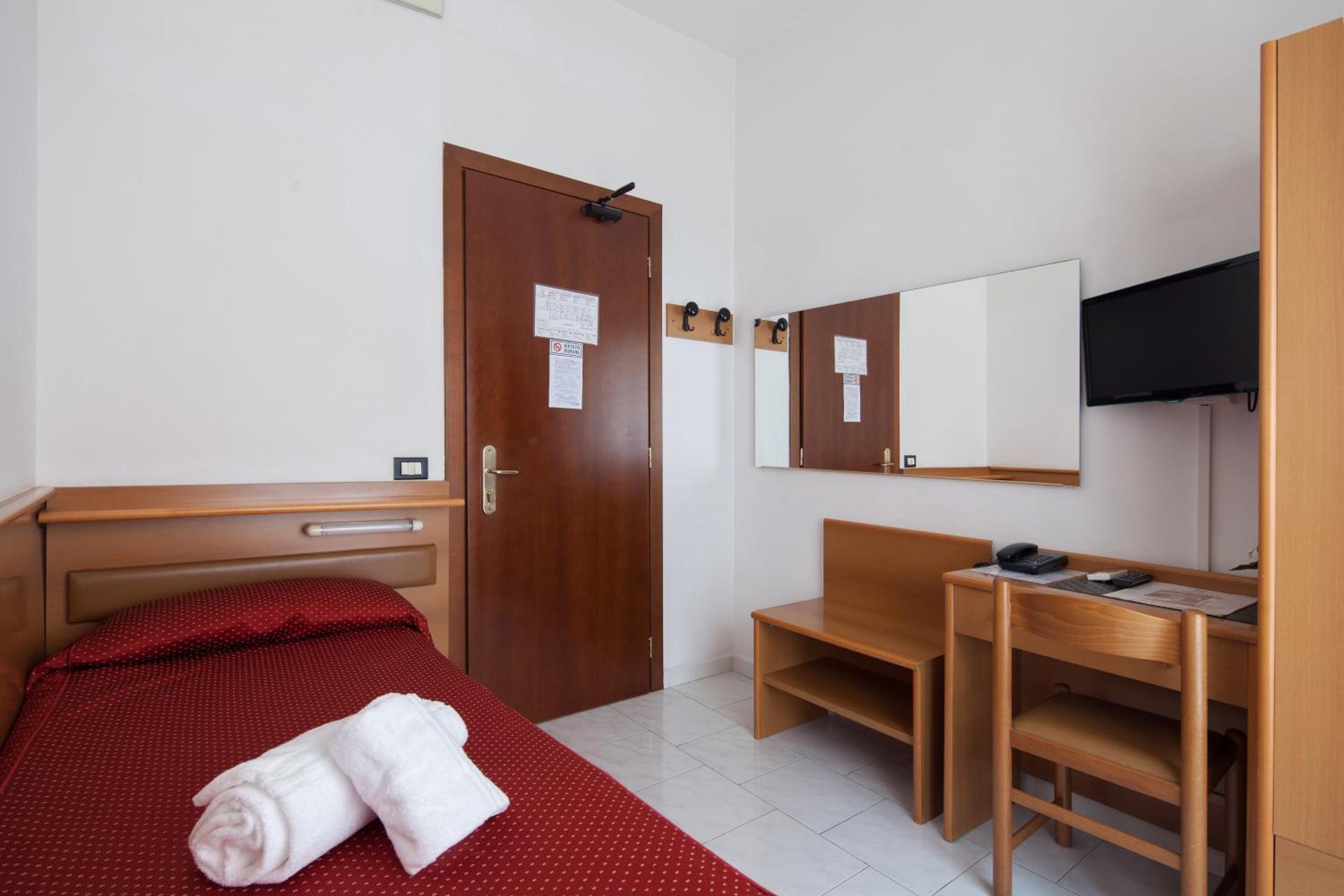 Hotel Nella - Photo 6