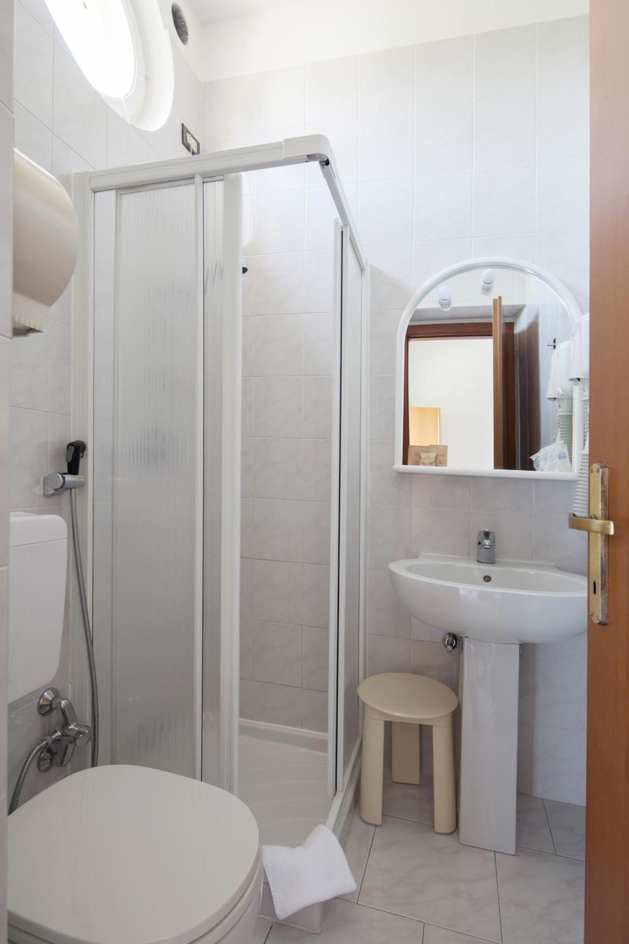 Hotel Nella - Photo 12
