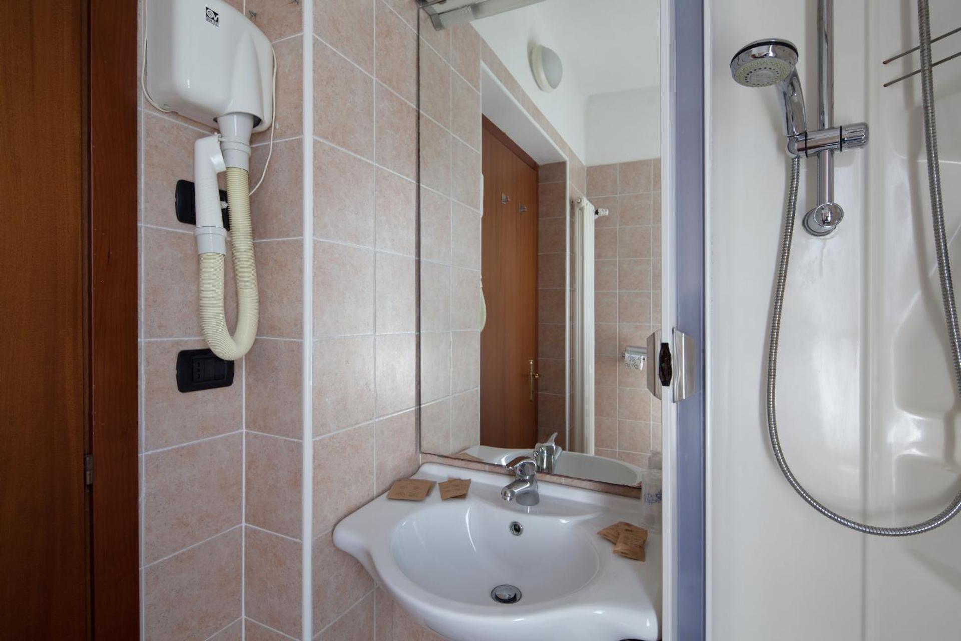 Hotel Nella - Photo 20