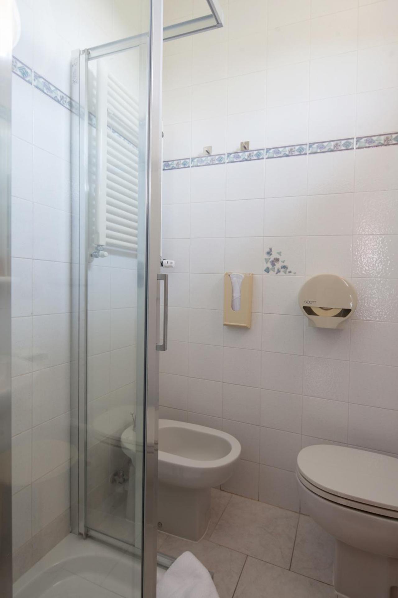 Hotel Nella - Photo 51