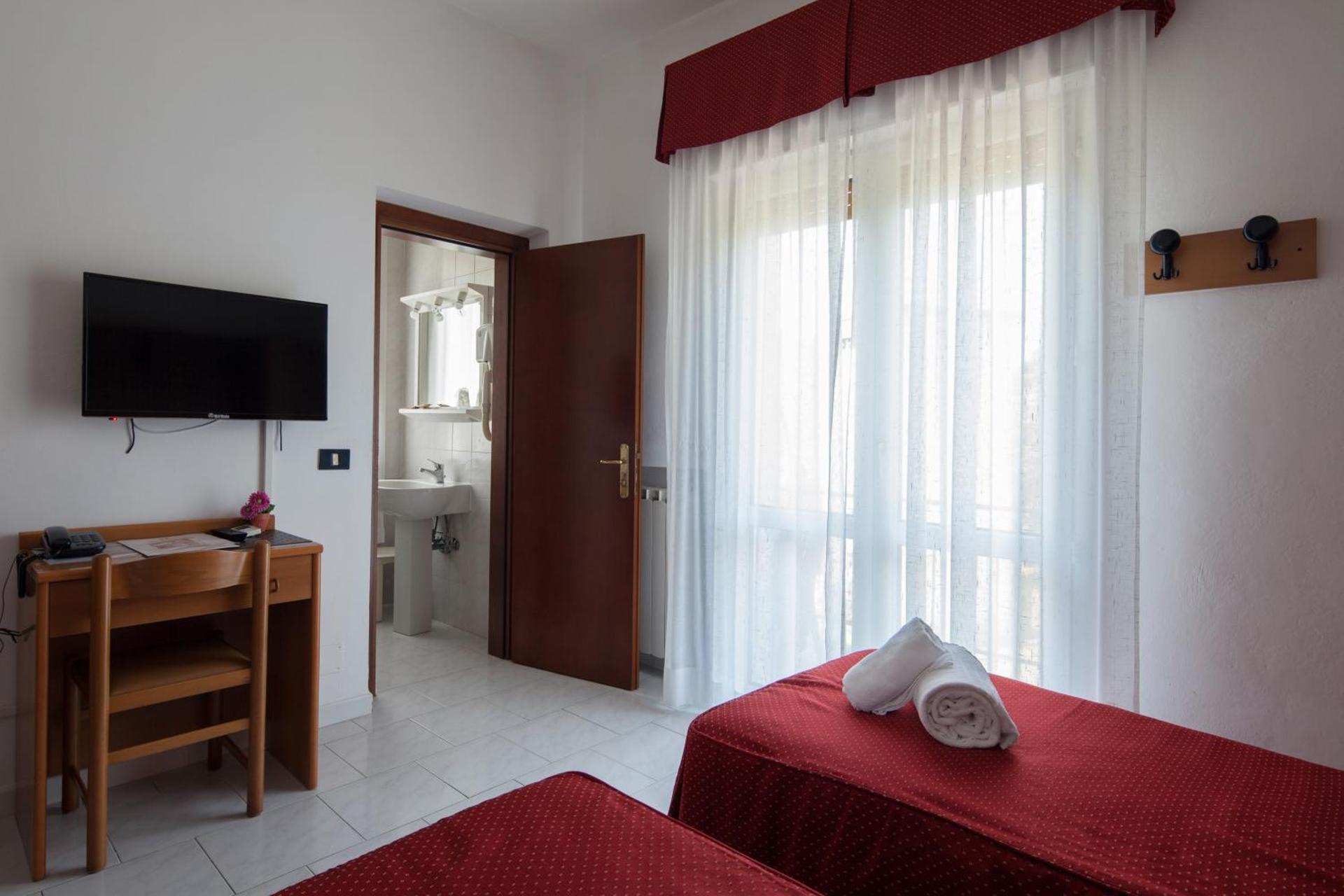 Hotel Nella - Photo 42