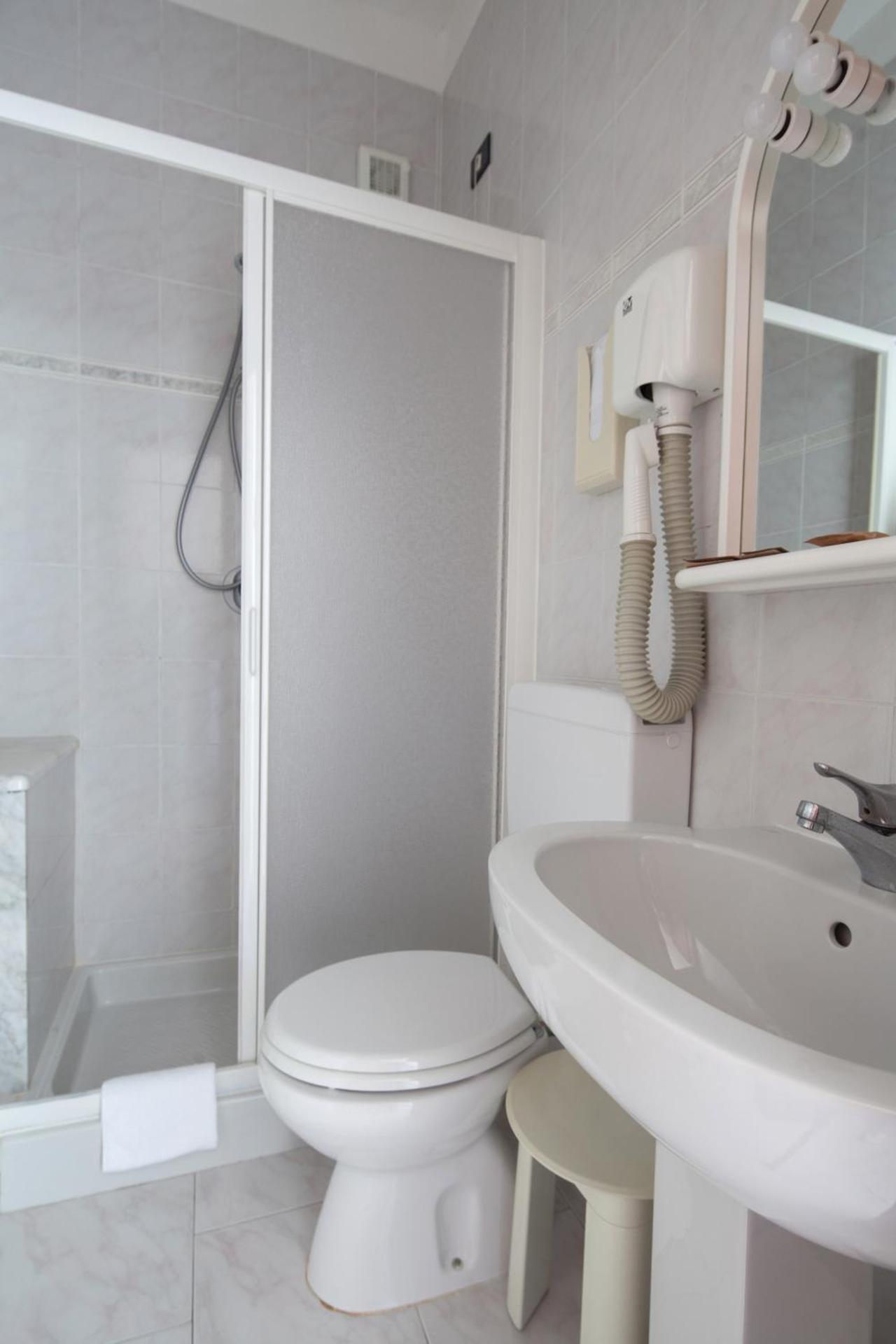 Hotel Nella - Photo 10