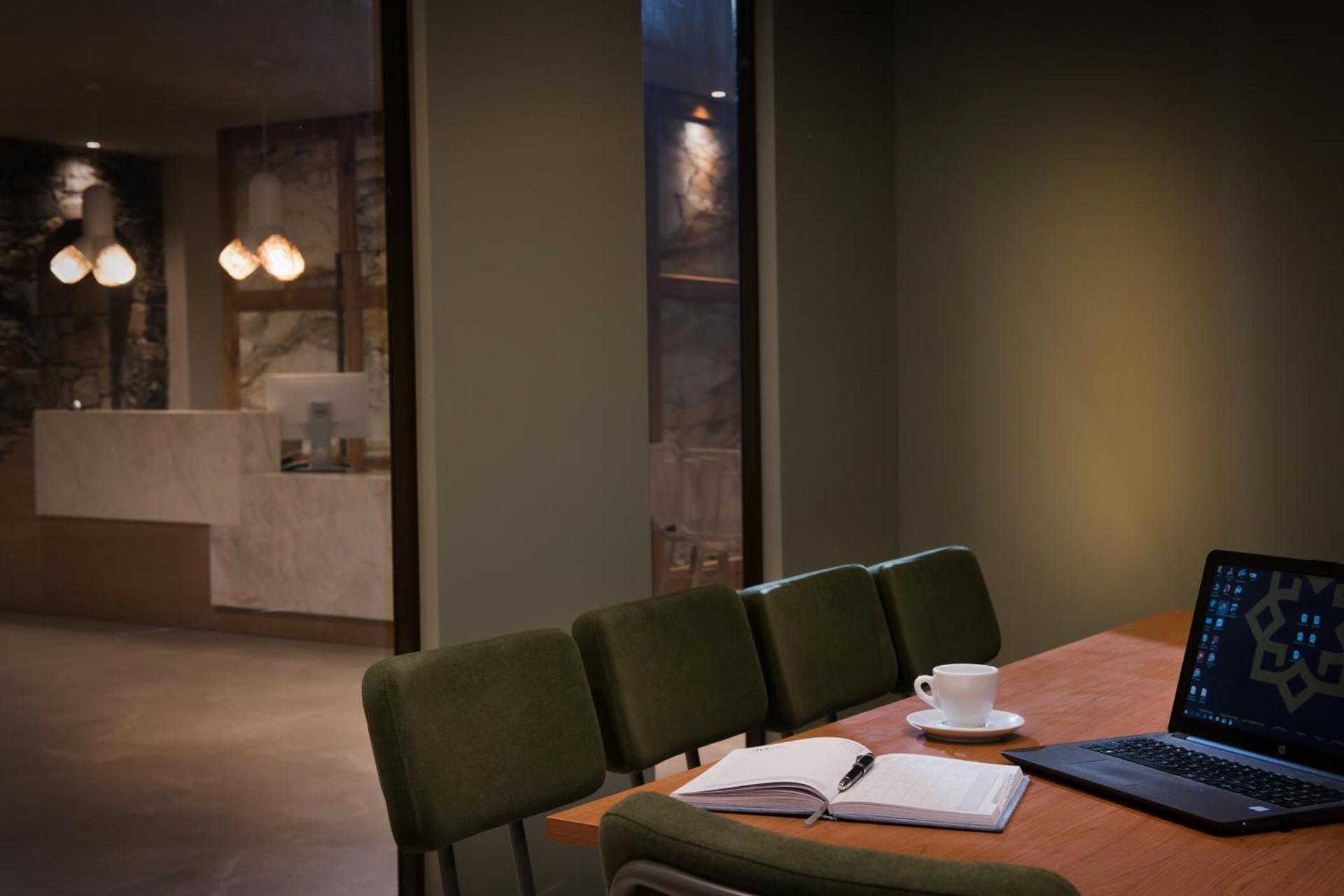 Petousis Hotel & Suites - Photo 11