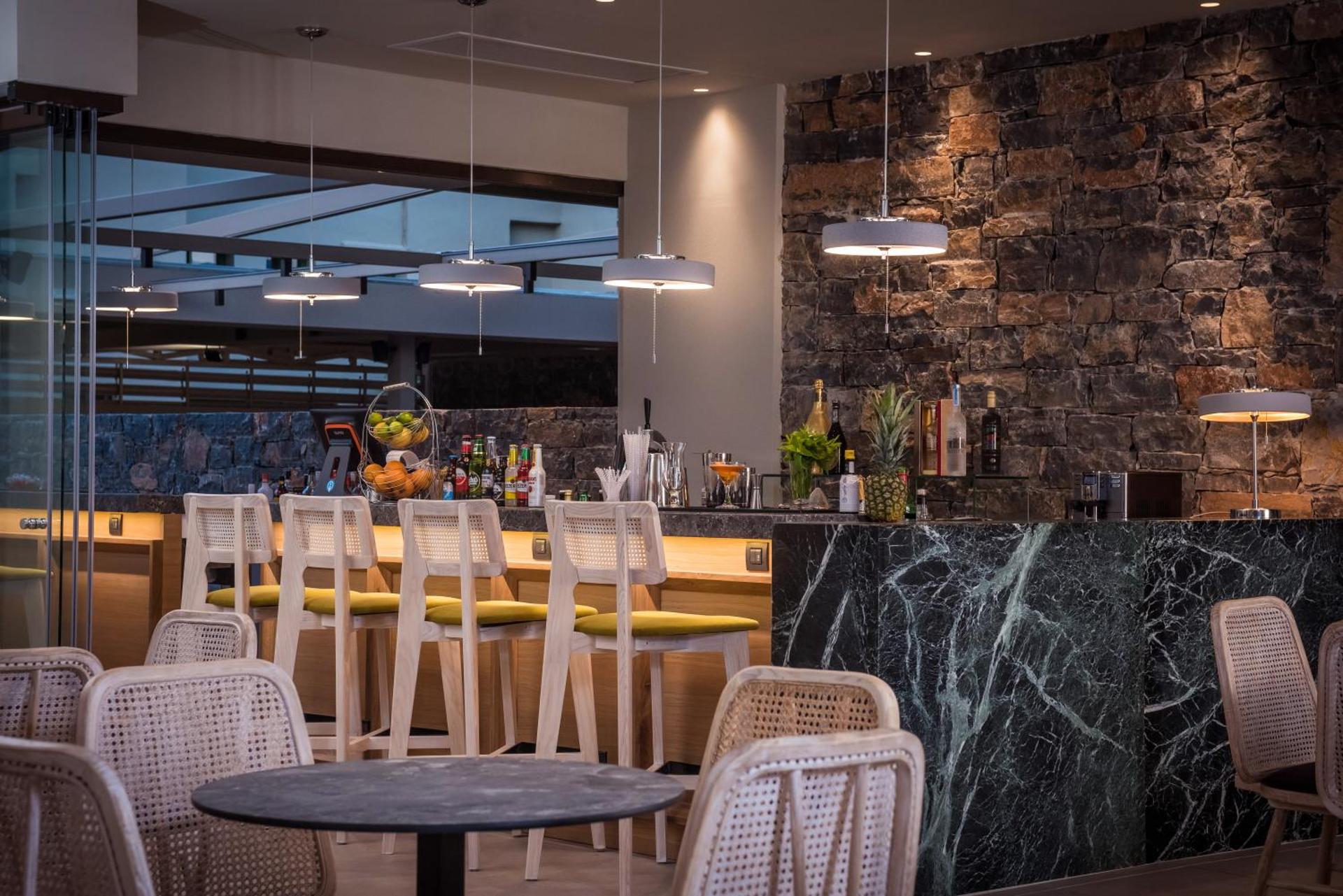 Petousis Hotel & Suites - Photo 8