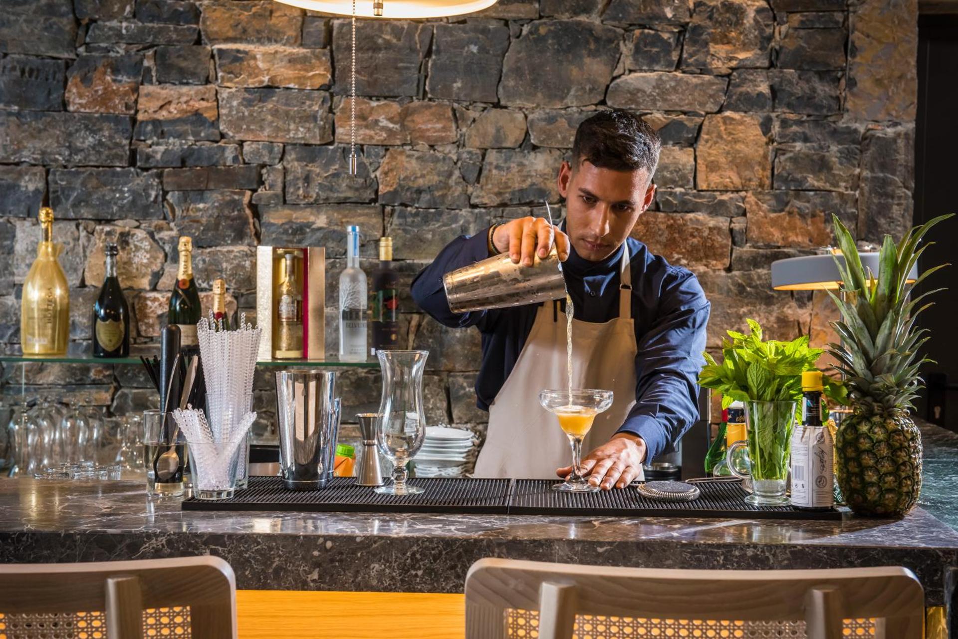 Petousis Hotel & Suites - Photo 7