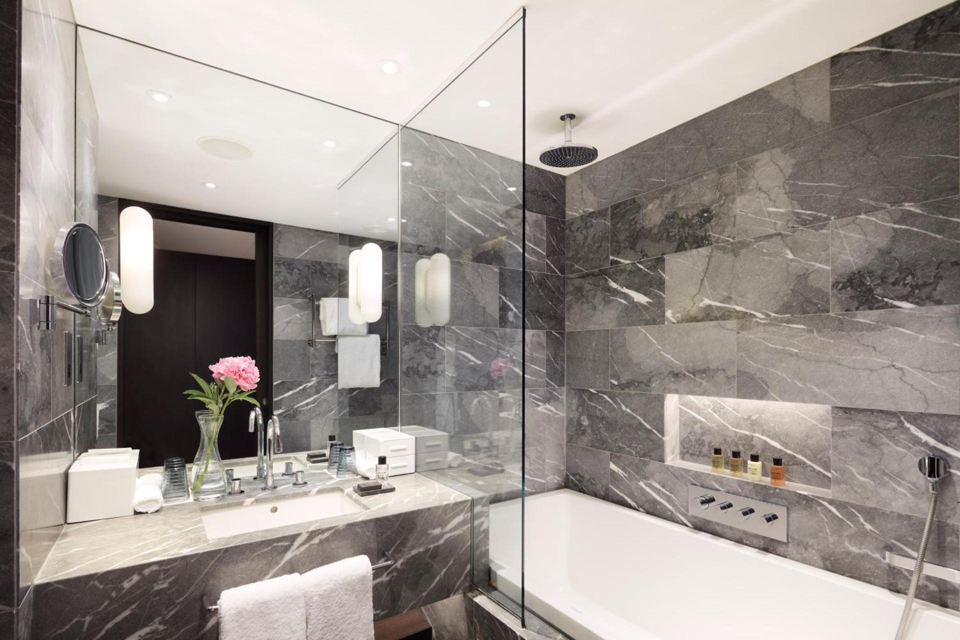 South Place Hotel - Photo 3