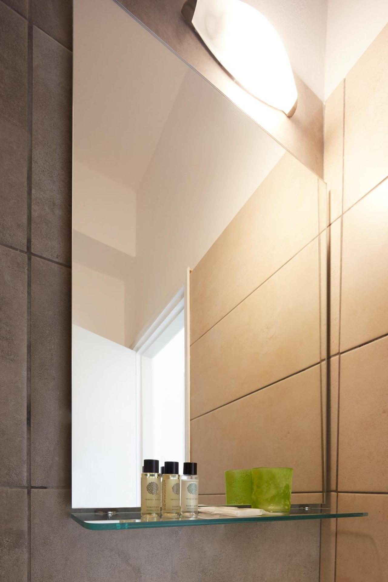 Londos Hotel - Photo 40