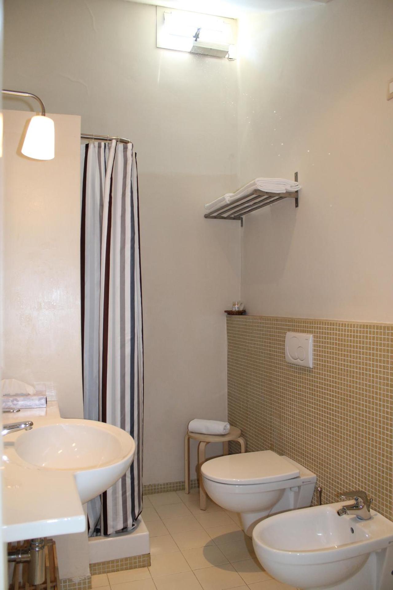Hotel Touring - Photo 17