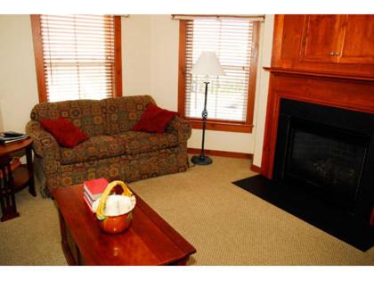 Highland House - Photo 20